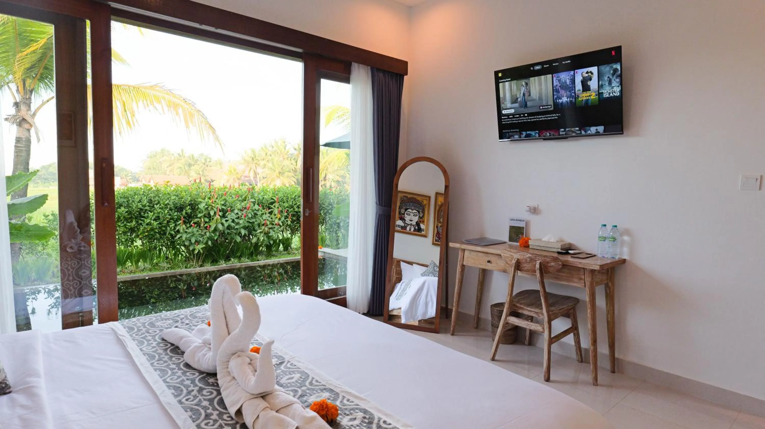 Communal lounge/ TV room, Bed in Uma Rimbun Pool Villa