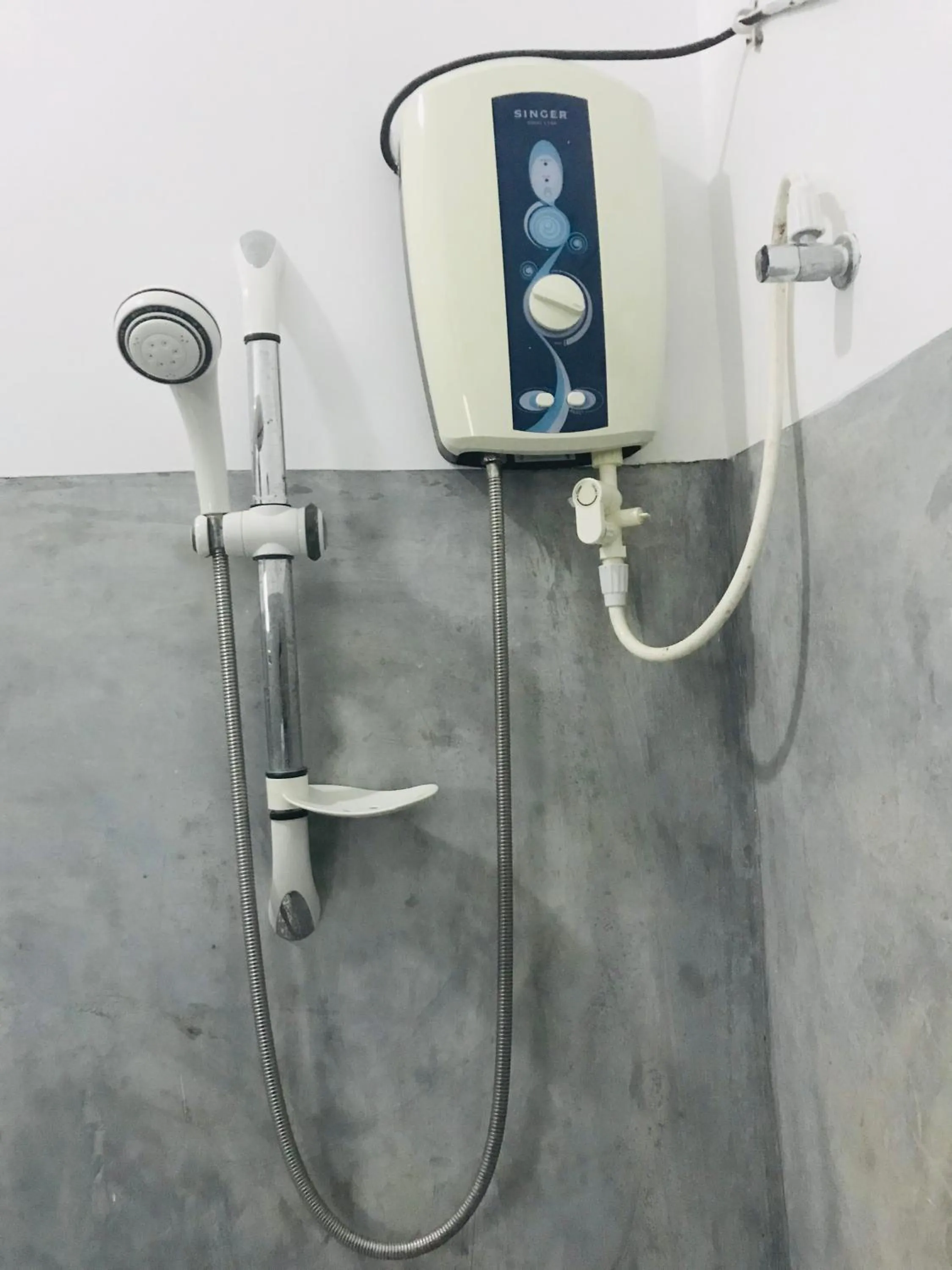 Shower in Sea Glow - Tangalle