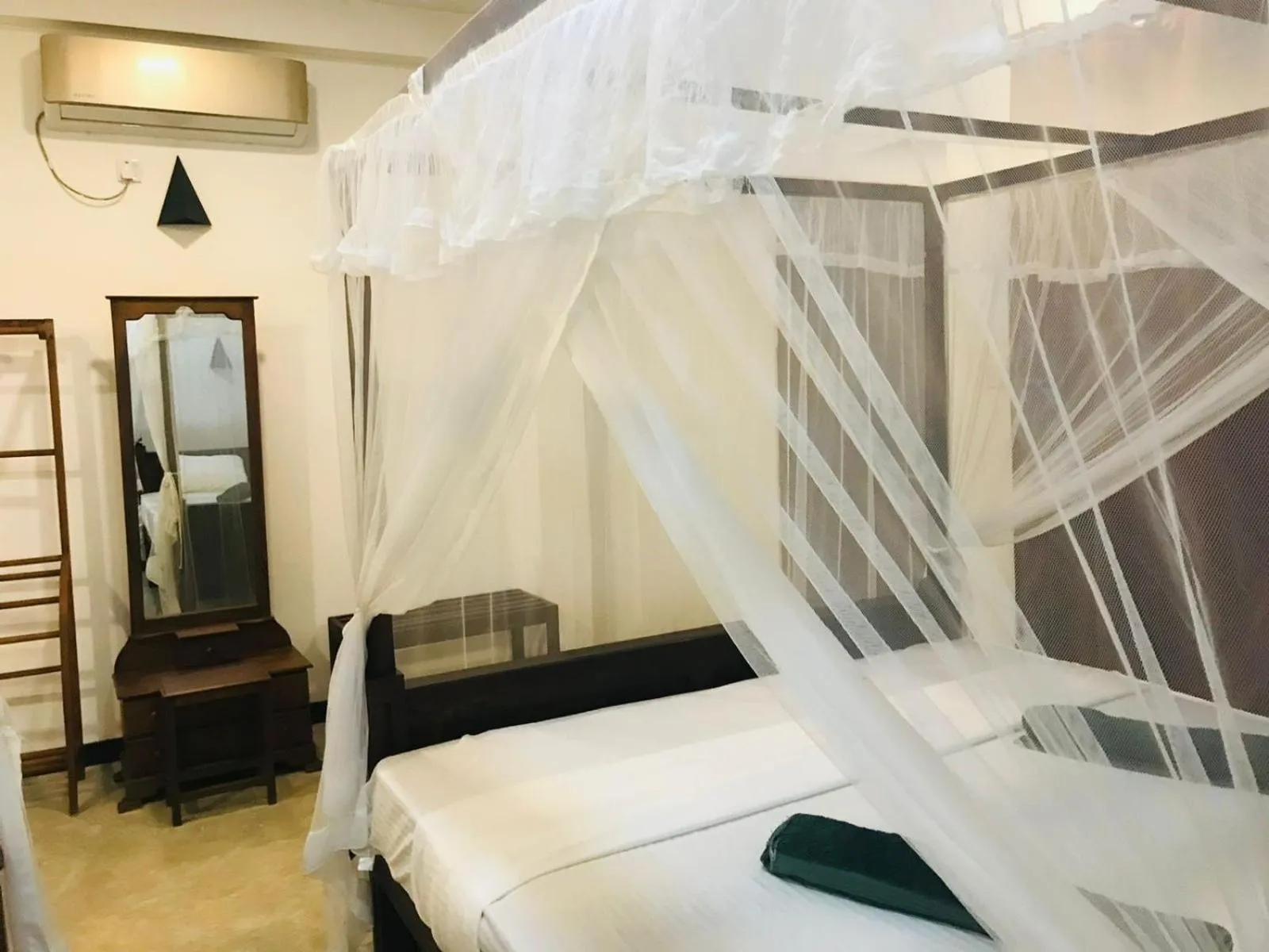 Bedroom, Bed in Sea Glow - Tangalle