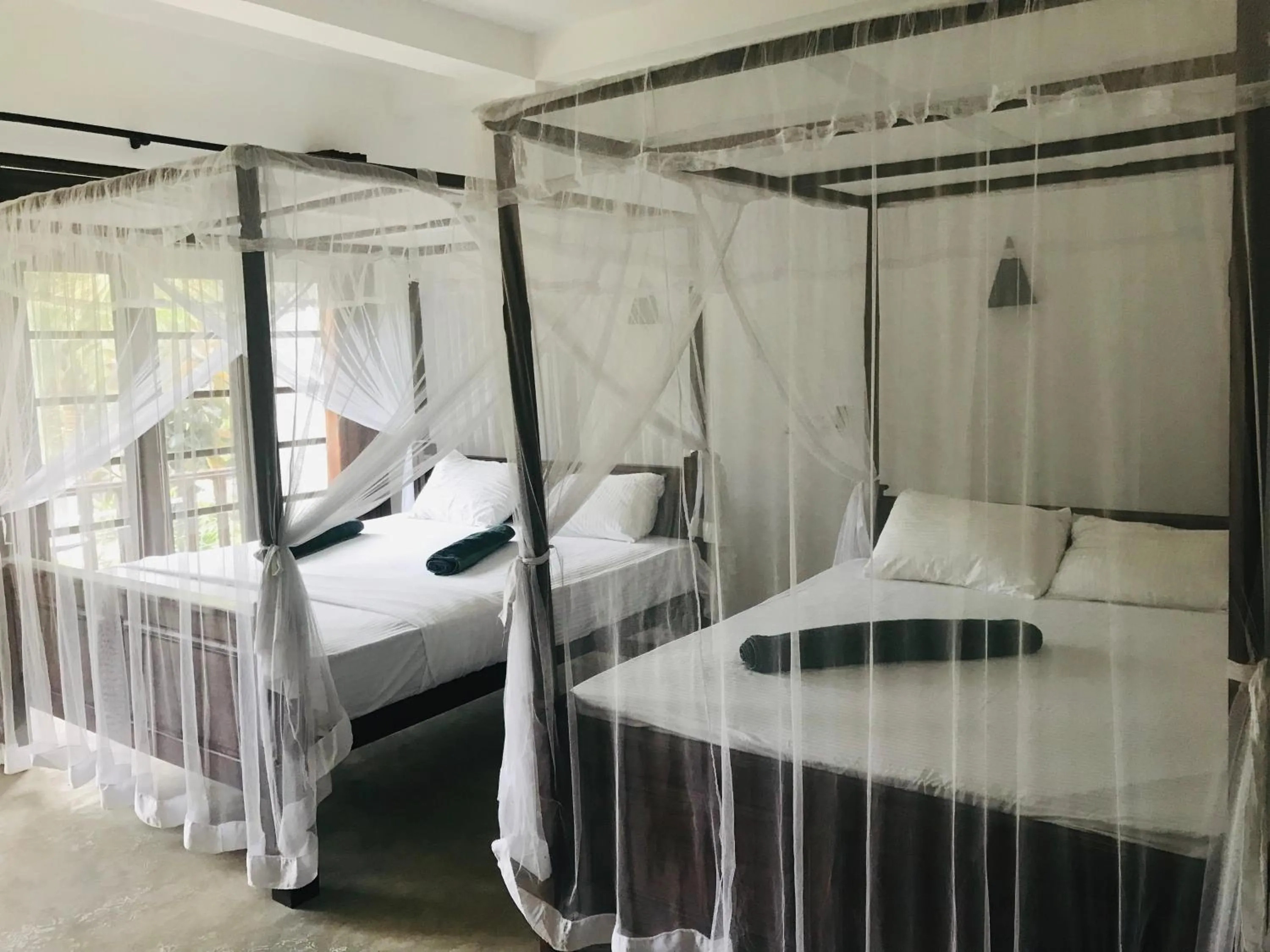 Bed in Sea Glow - Tangalle