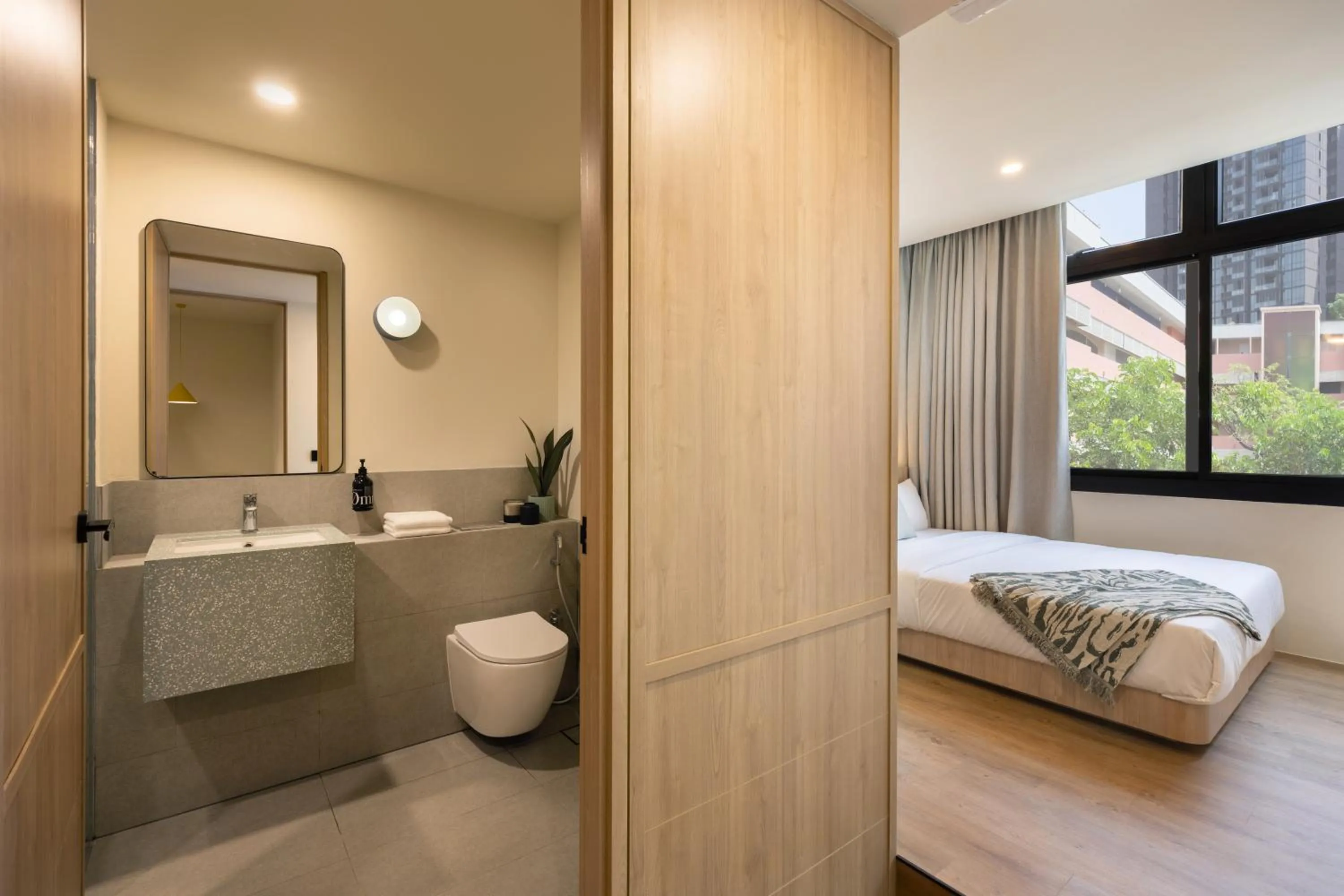 Shower, Bed in Alma House