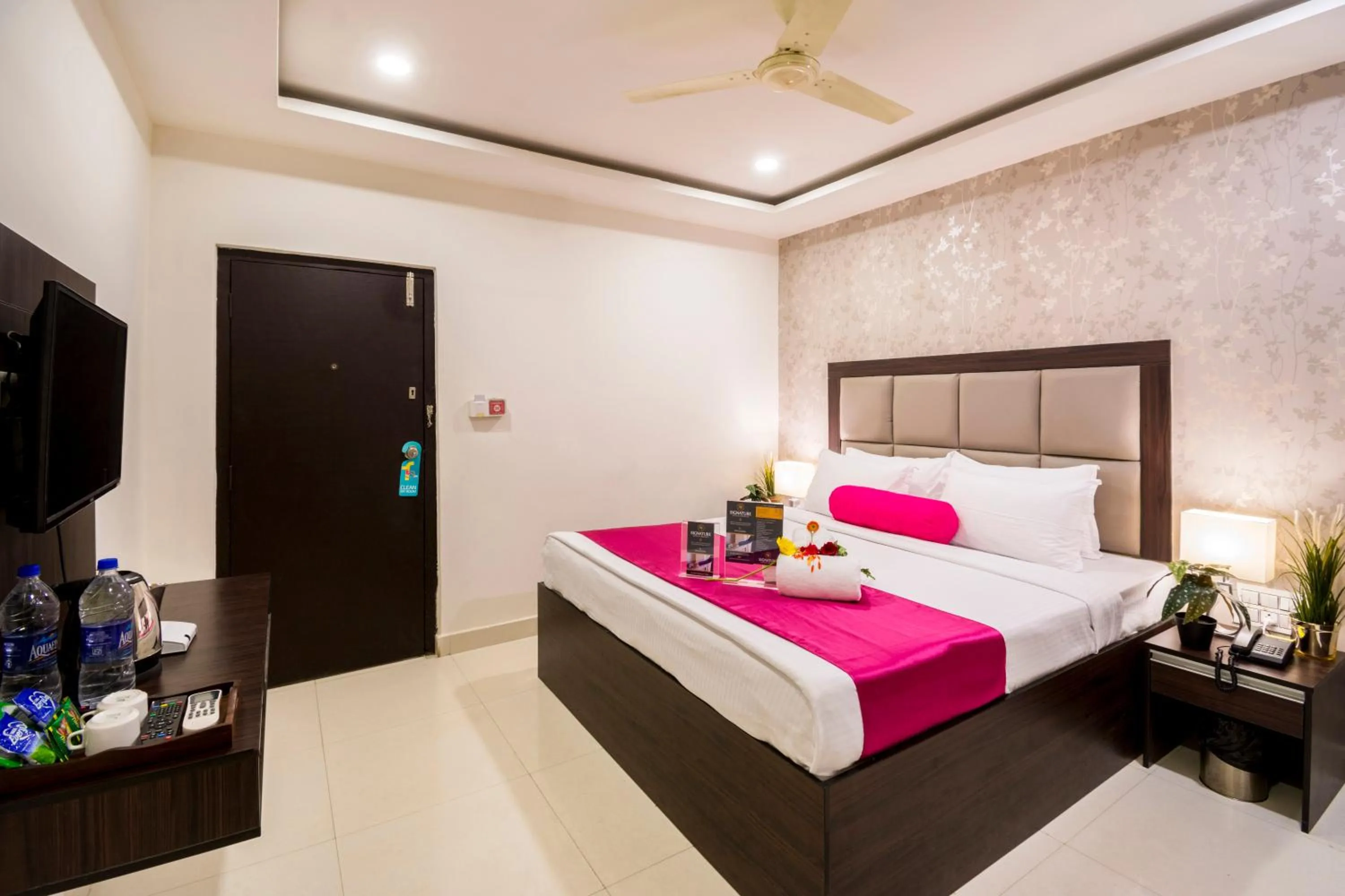 Communal lounge/ TV room, Bed in Hotel Fortune Hyderabad Airport Zone