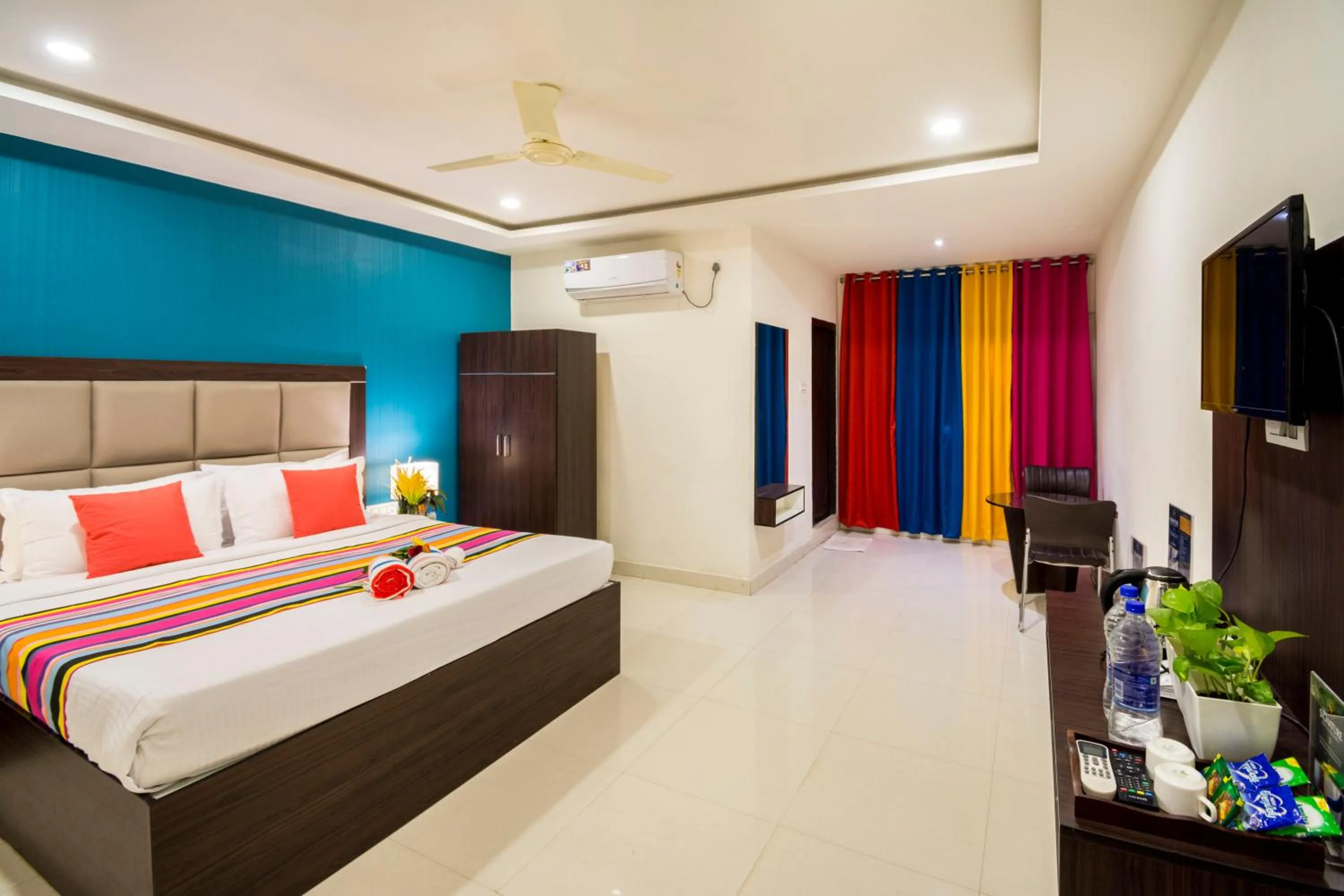 Communal lounge/ TV room, Bed in Hotel Fortune Hyderabad Airport Zone