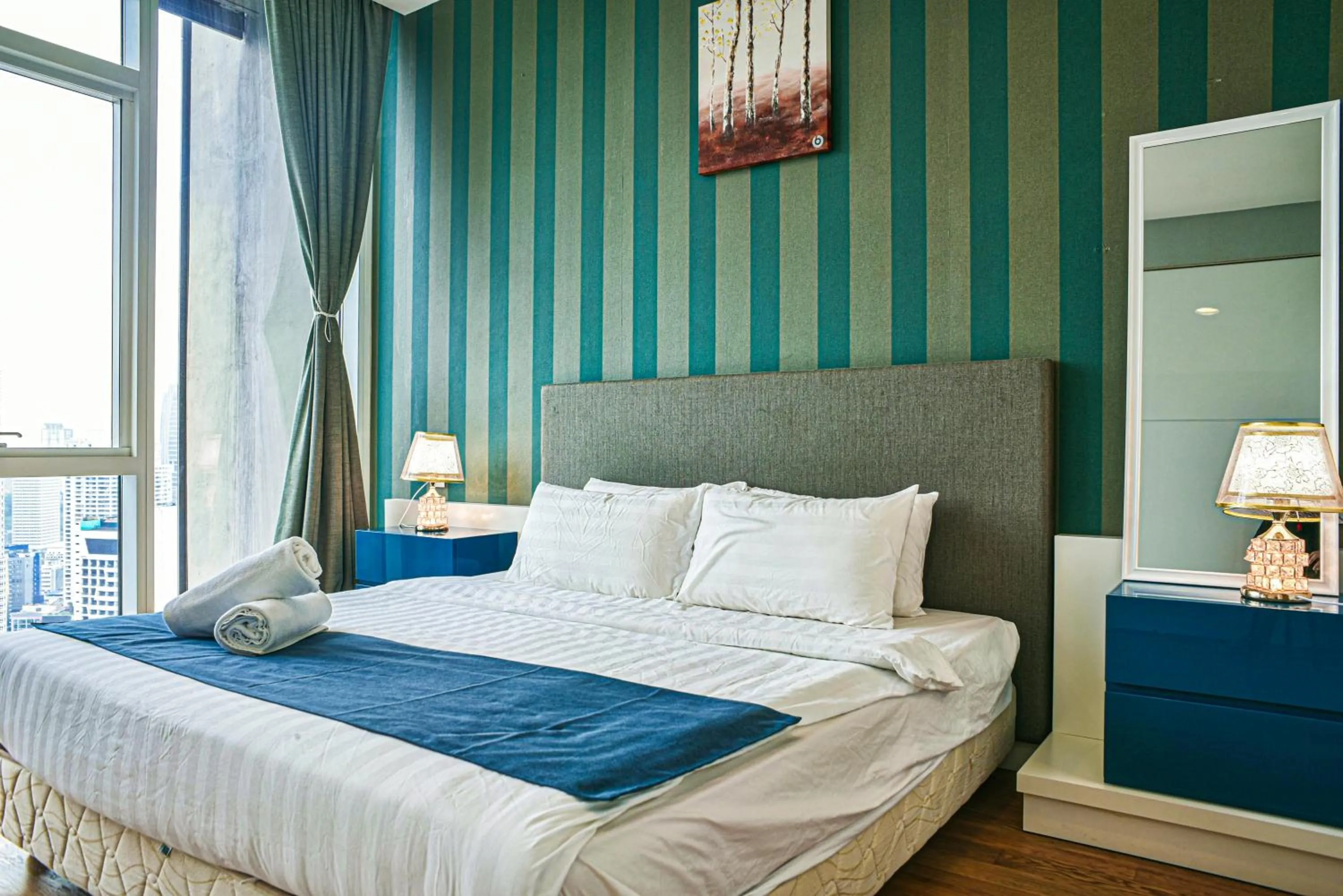 View (from property/room), Bed in SKYWARD SUITES at Platinum KLCC