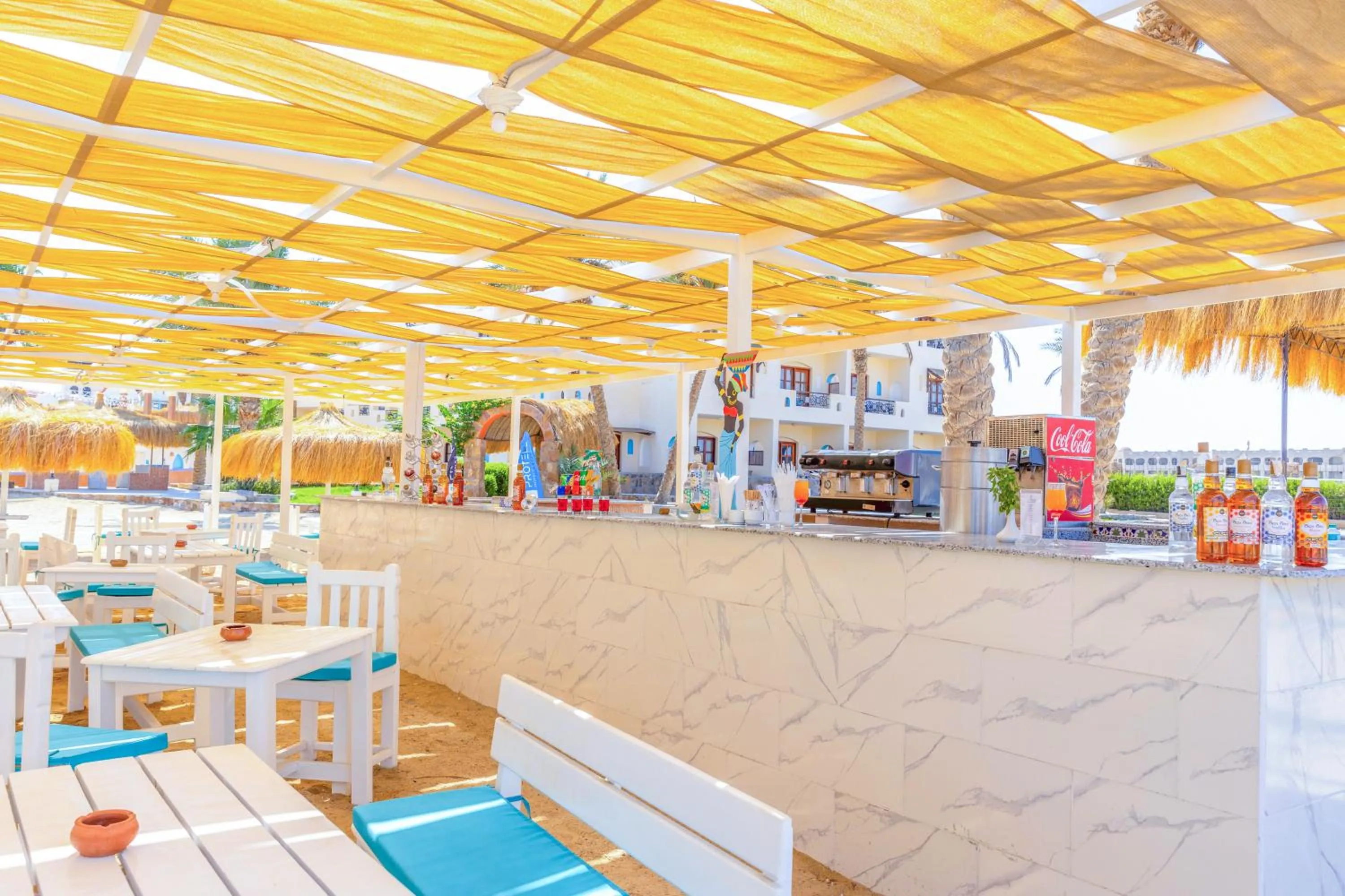 Restaurant/places to eat in Protels Beach Club & SPA