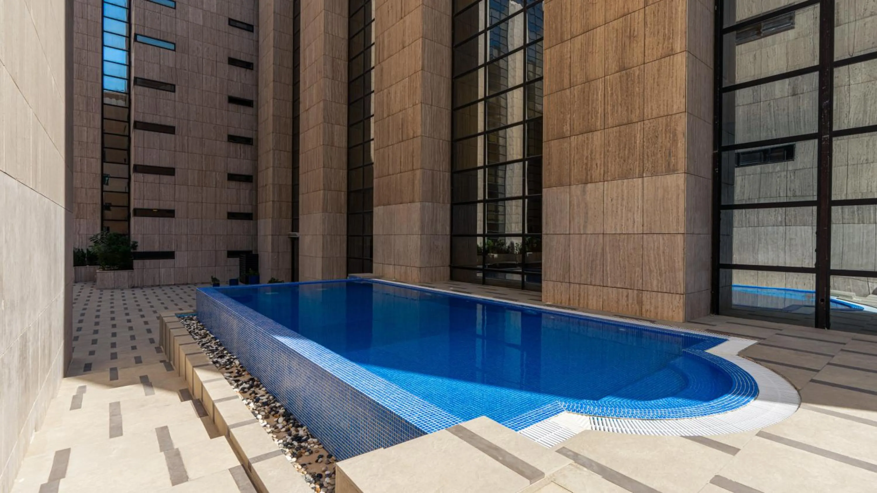 Swimming pool in Novo Hotel