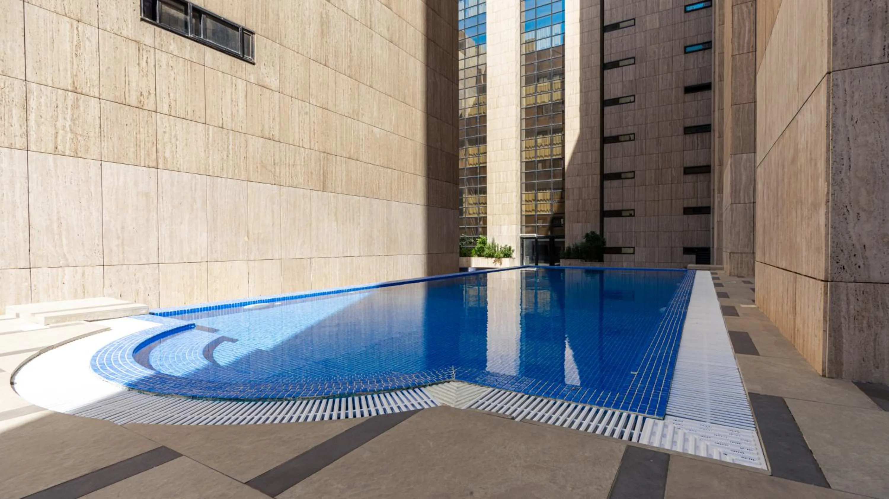 Swimming pool in Novo Hotel