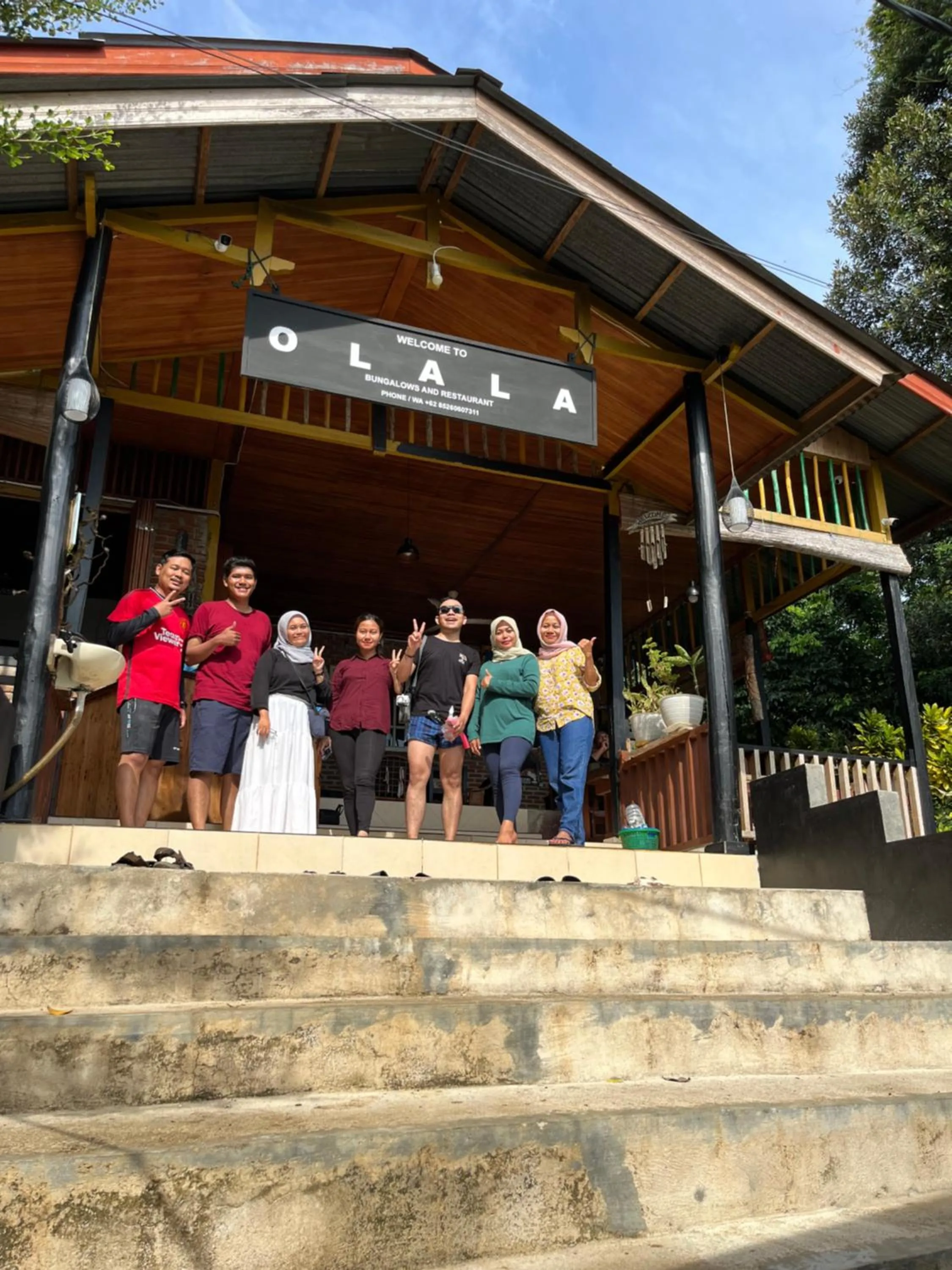 Olala Bungalows and Restaurant