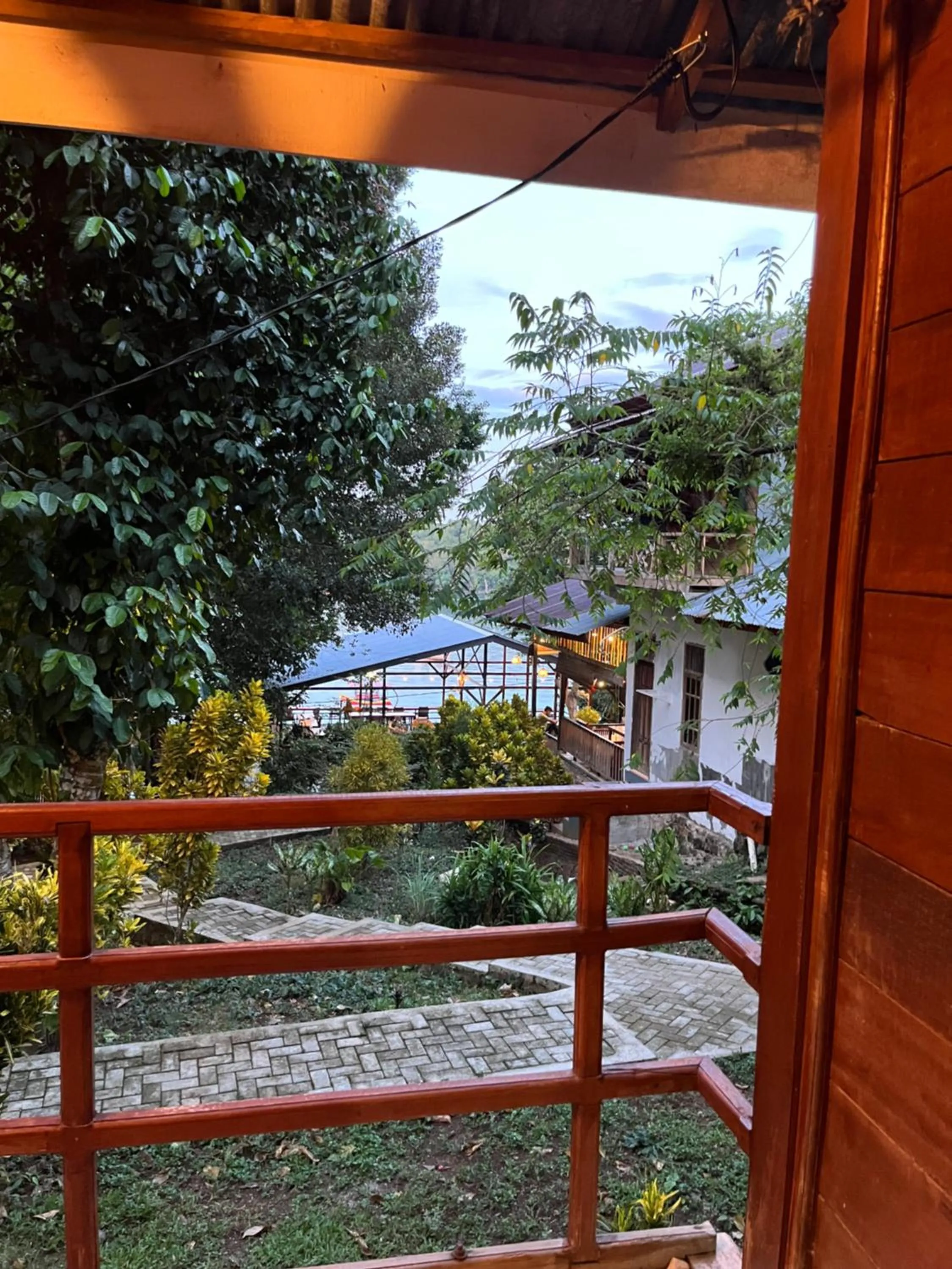 Olala Bungalows and Restaurant