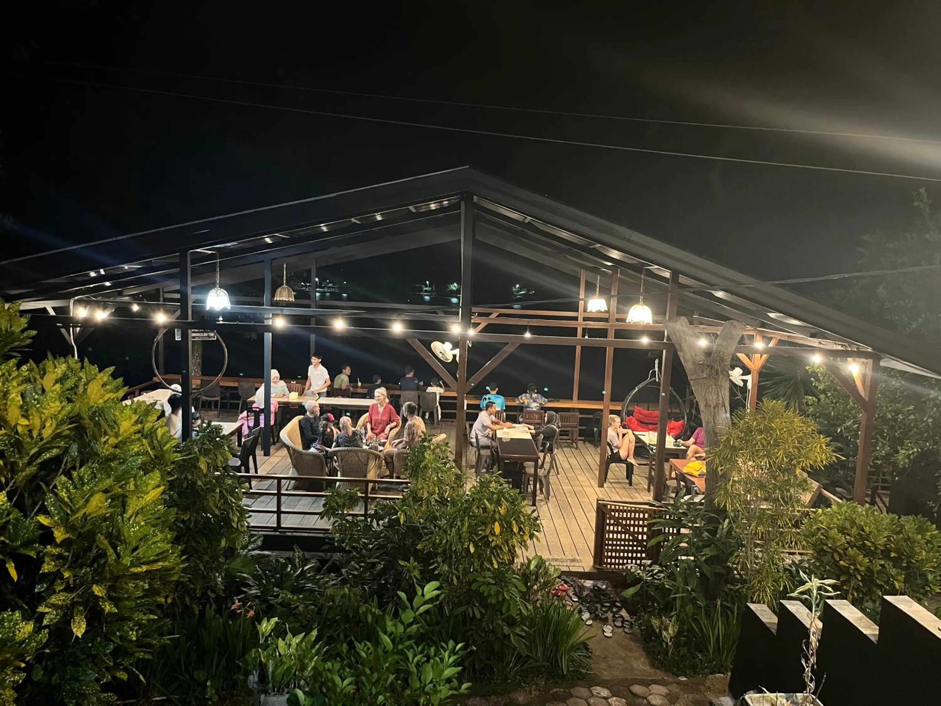 Olala Bungalows and Restaurant