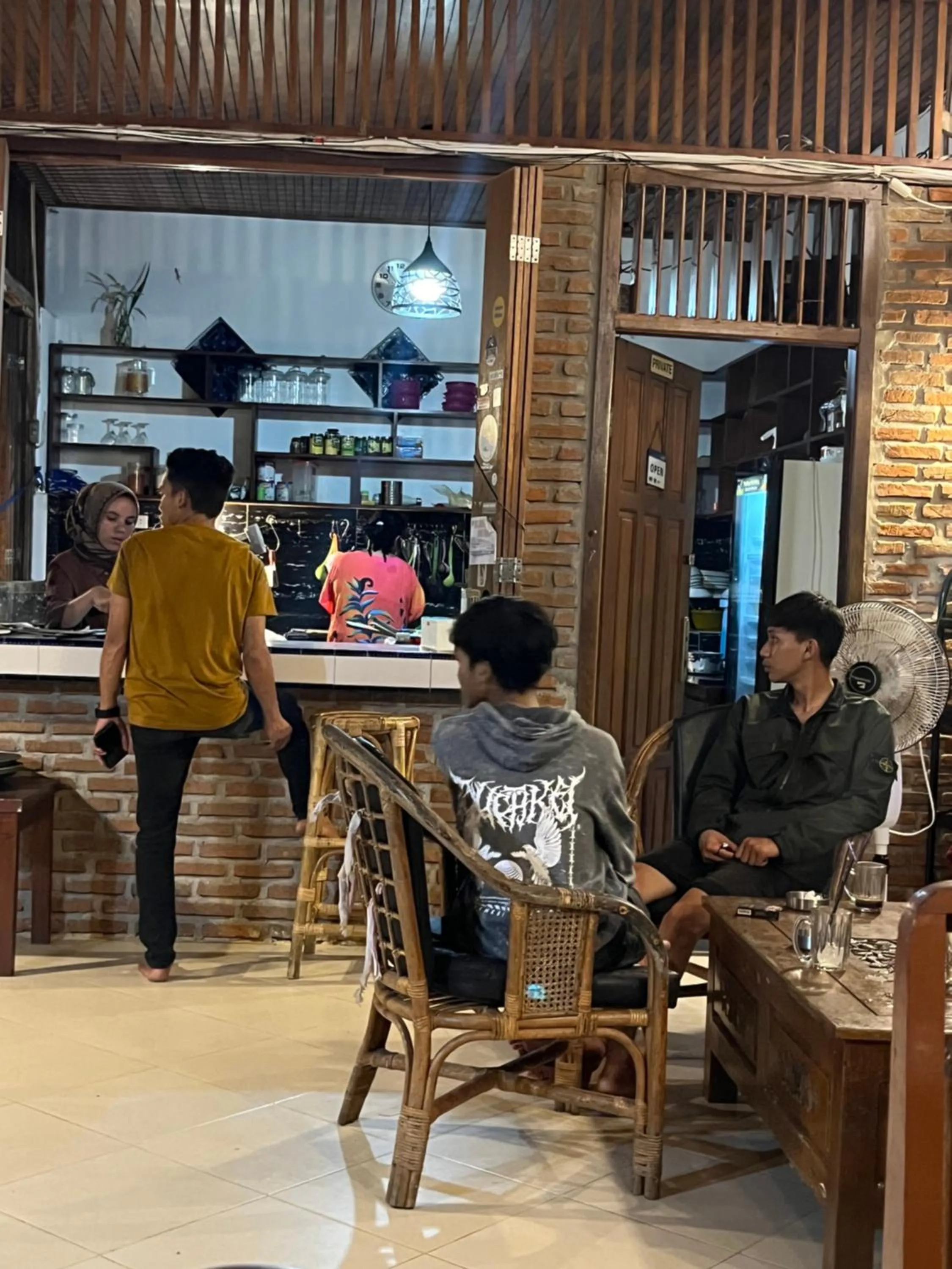 Olala Bungalows and Restaurant