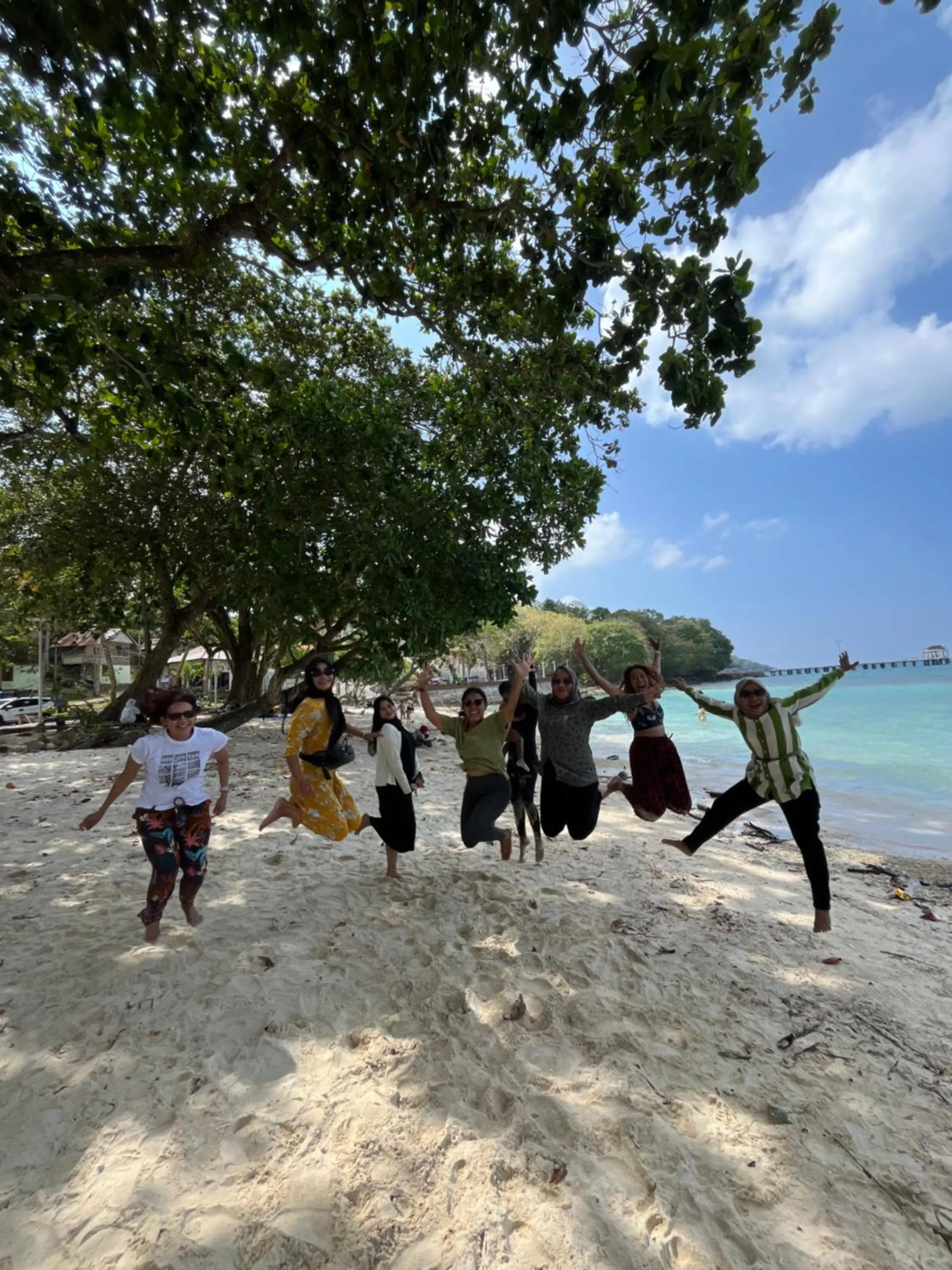 Olala Bungalows and Restaurant