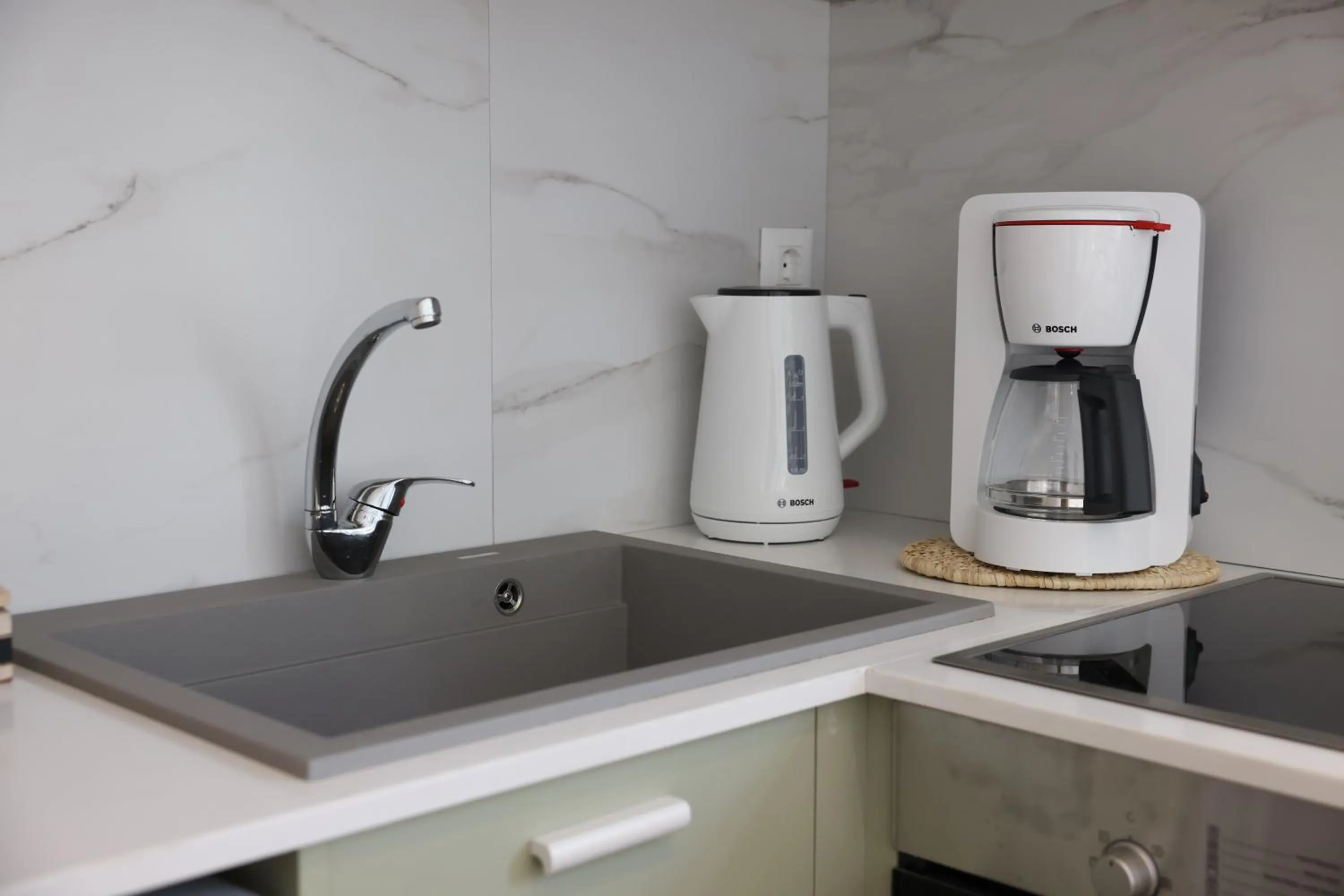 Coffee/tea facilities in Lythri Studios