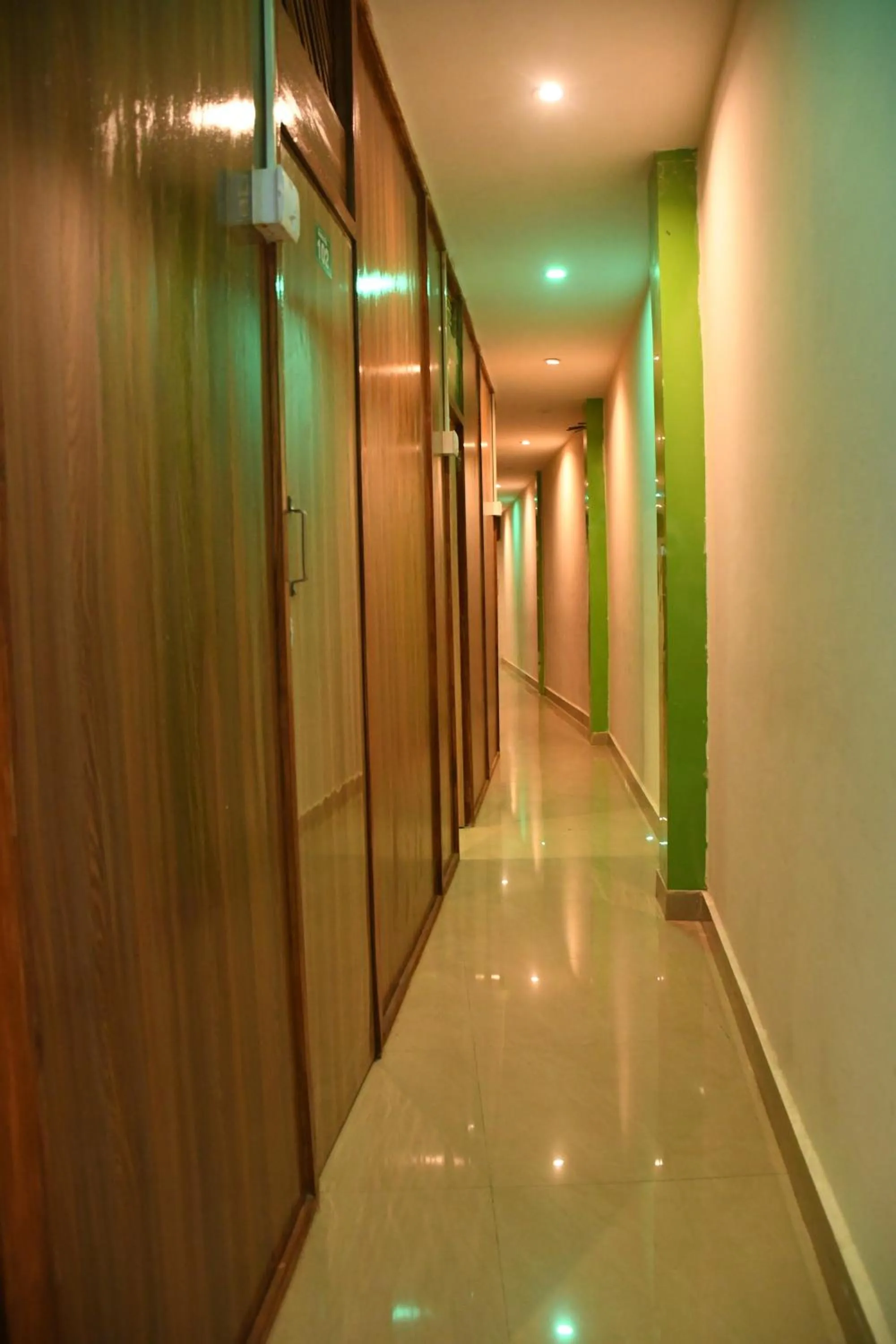 Lobby or reception in Airport Cabin Stay Mumbai Near T2