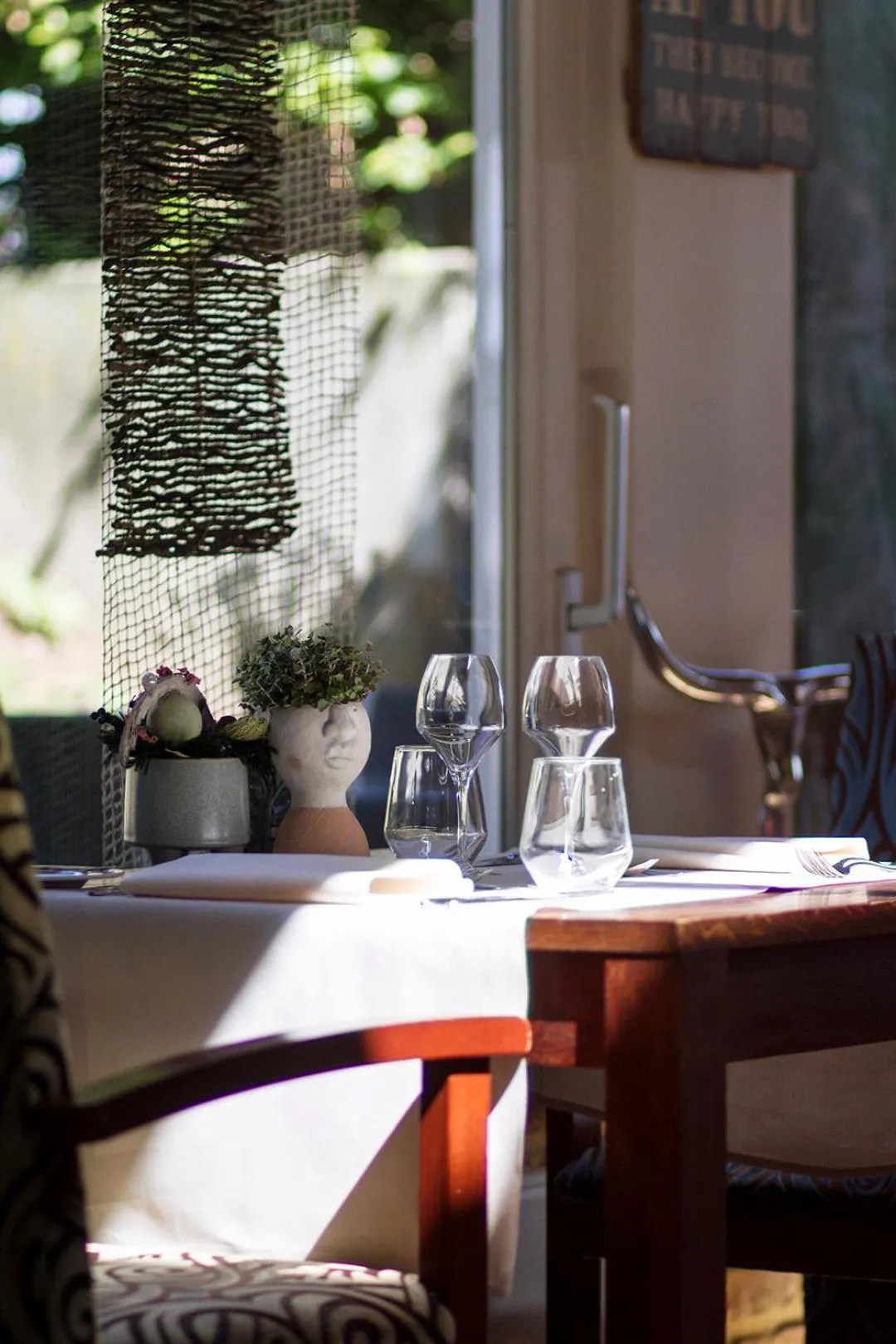 Restaurant/places to eat in Grand Hotel Monopole