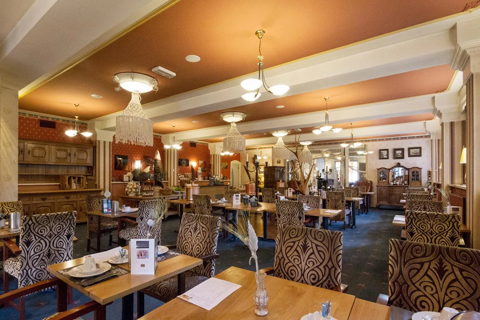 Breakfast in Grand Hotel Monopole