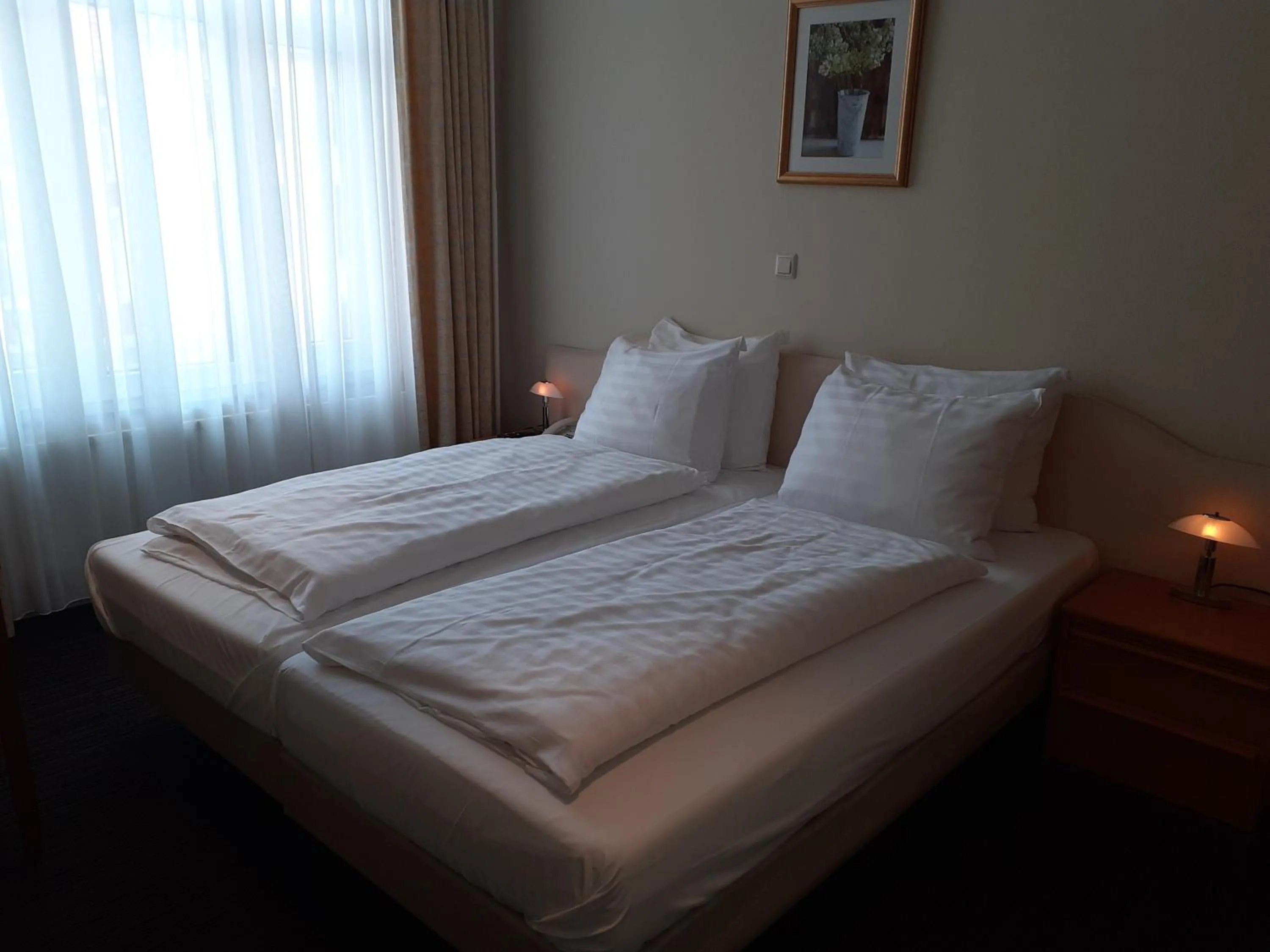 Photo of the whole room, Bed in Grand Hotel Monopole