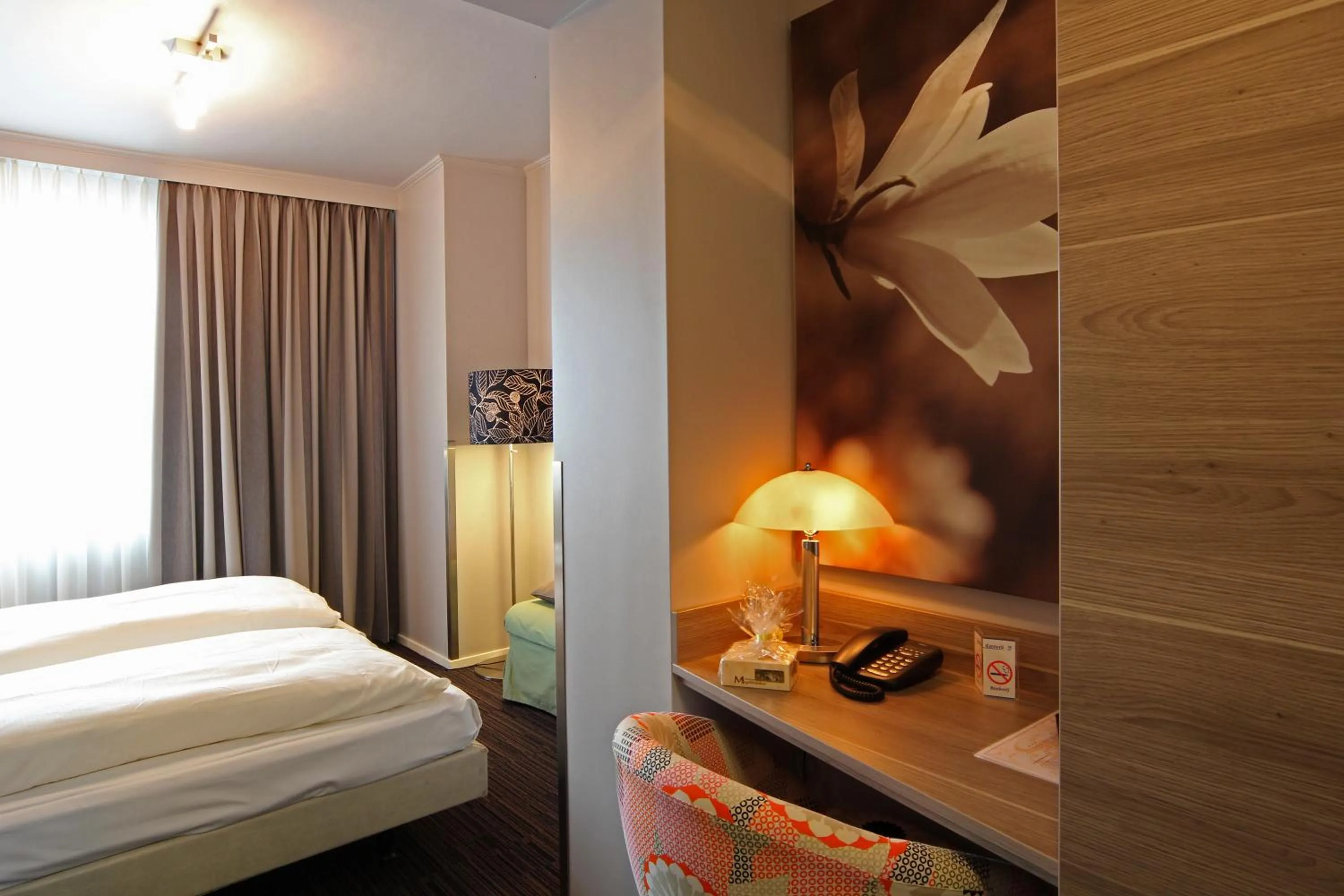 Photo of the whole room, Bed in Grand Hotel Monopole