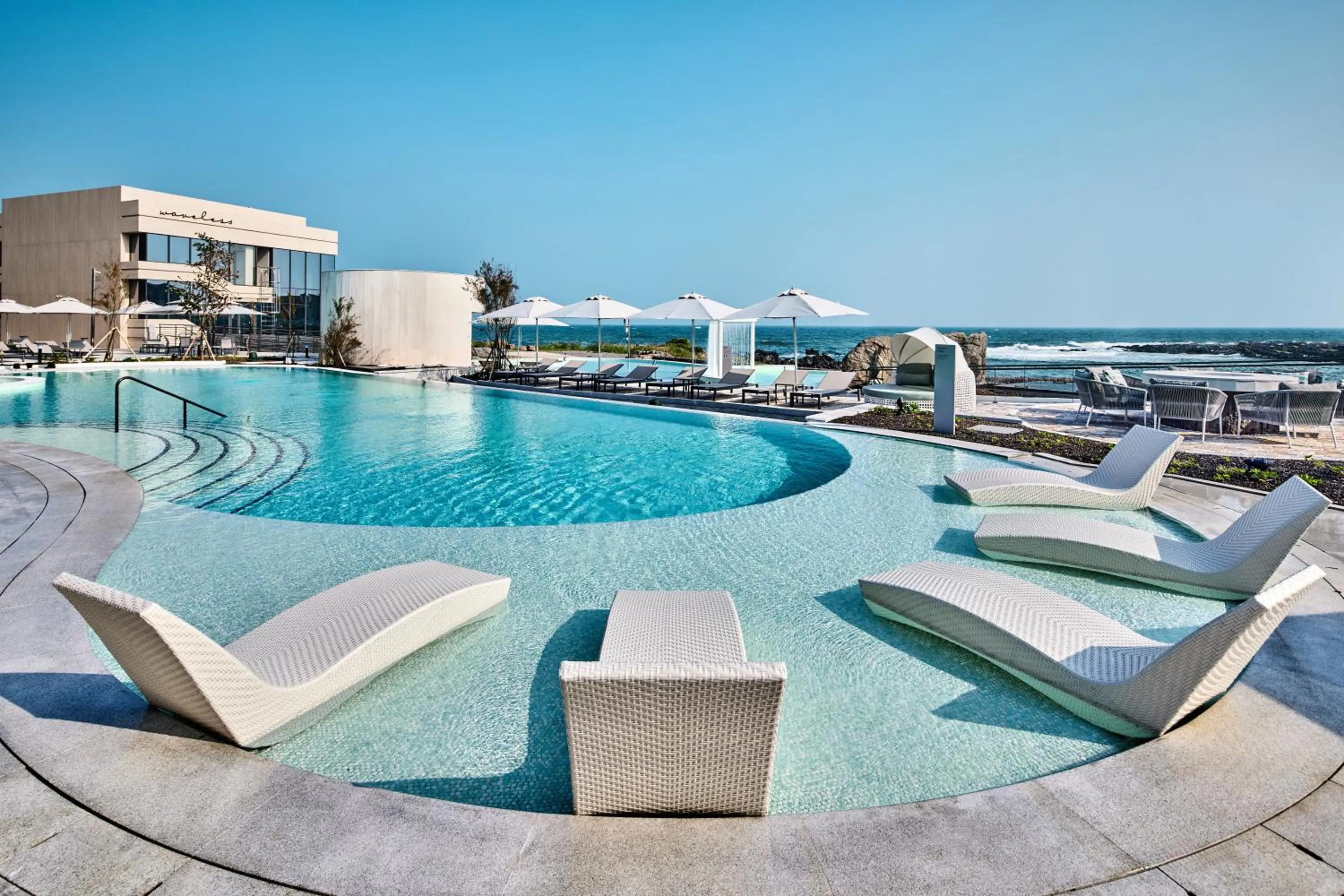 Swimming pool in Shilla Stay Plus Iho Tewoo Ocean Front