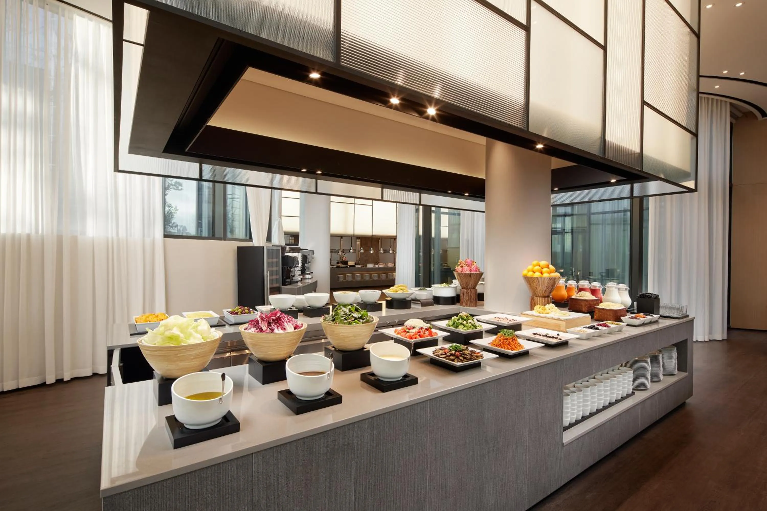 Restaurant/places to eat in Shilla Stay Plus Iho Tewoo Ocean Front