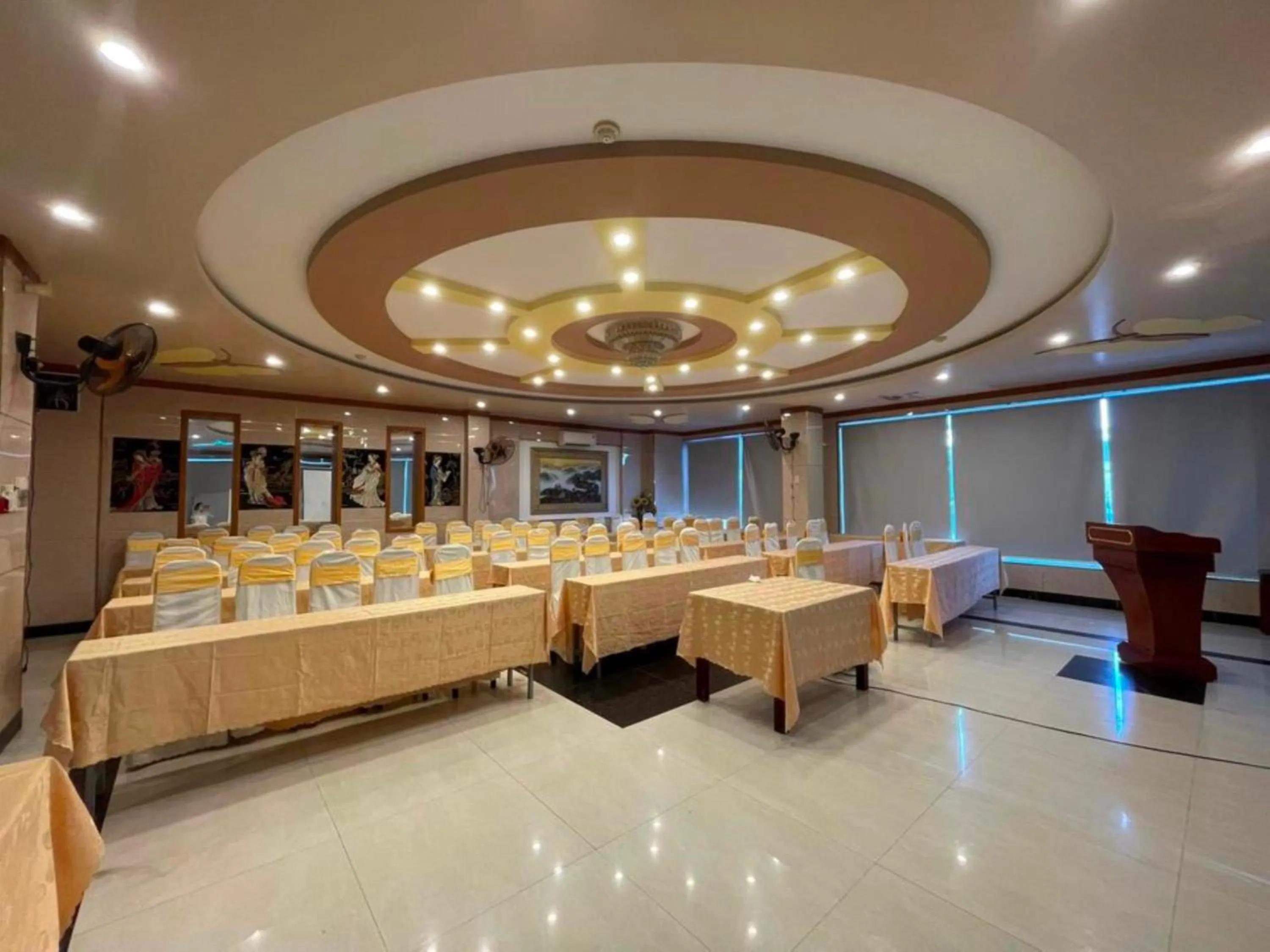 Restaurant/places to eat in Hồng Nhung Hotel Kiên Giang