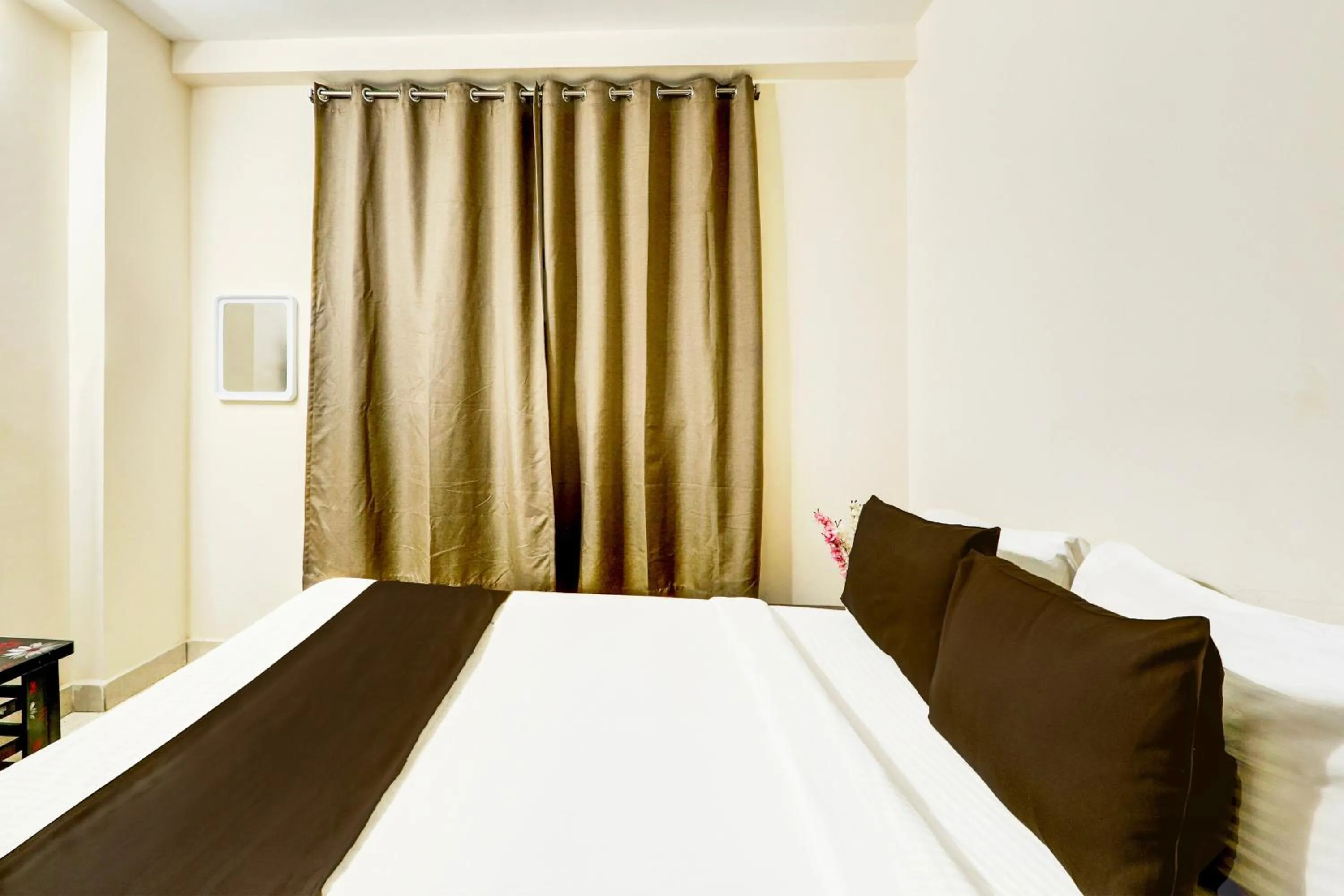 Bedroom, Bed in Hotel O Vyb Hotels