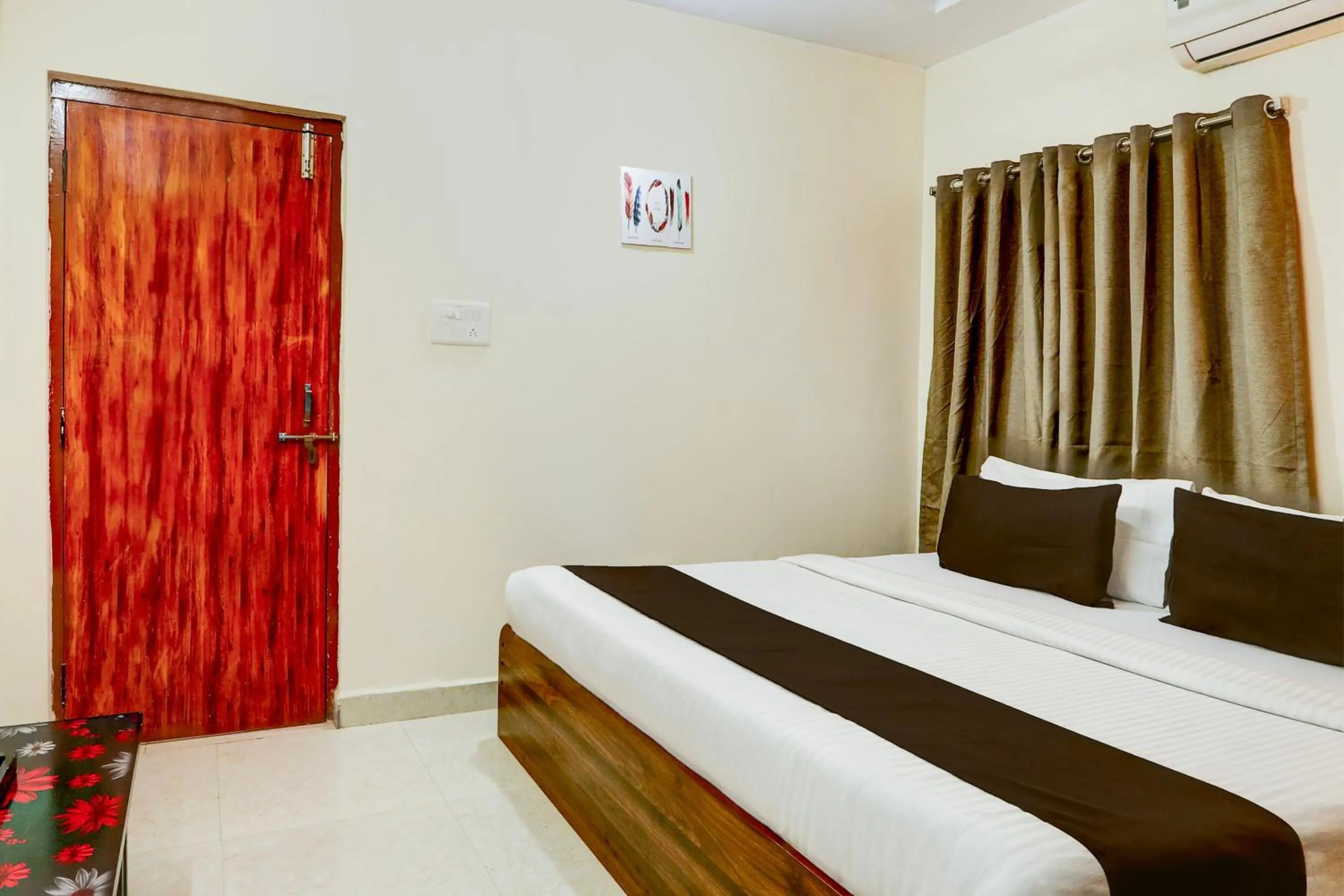 Bedroom, Bed in Hotel O Vyb Hotels