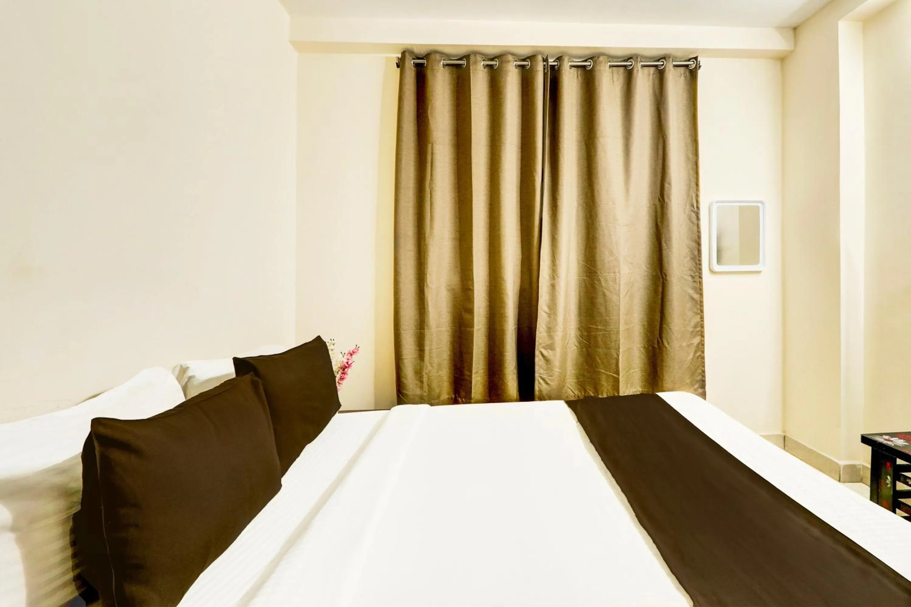 Bedroom, Bed in Hotel O Vyb Hotels