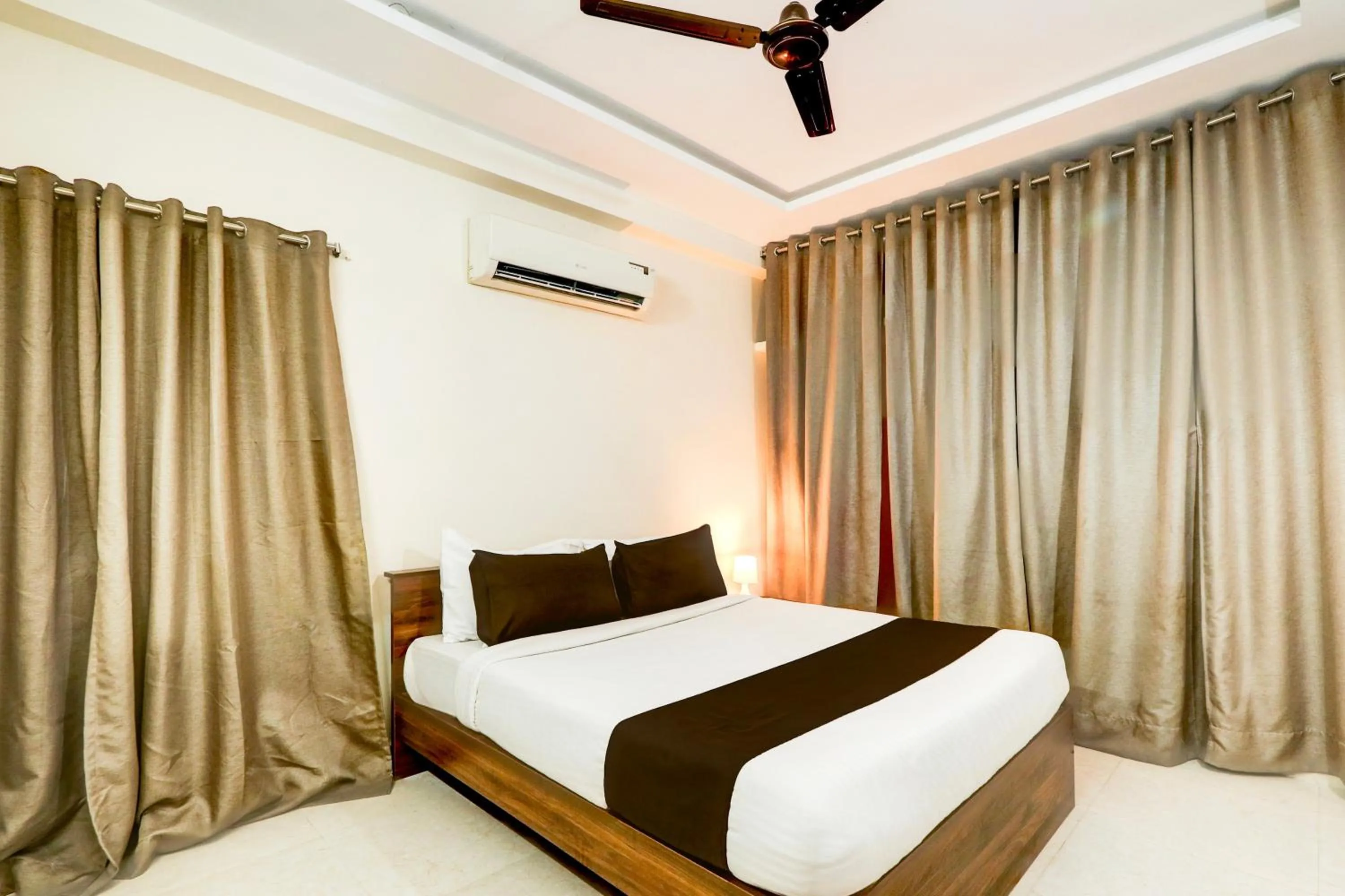 Bedroom, Bed in Hotel O Vyb Hotels