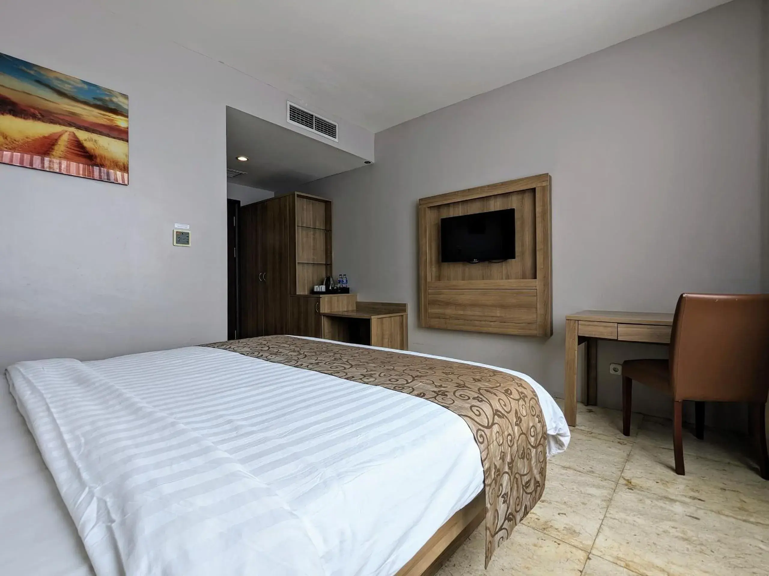 Deluxe Double Room in Grand Zuri Pematangsiantar Deluxe Double Room in Grand Zuri Pematangsiantar