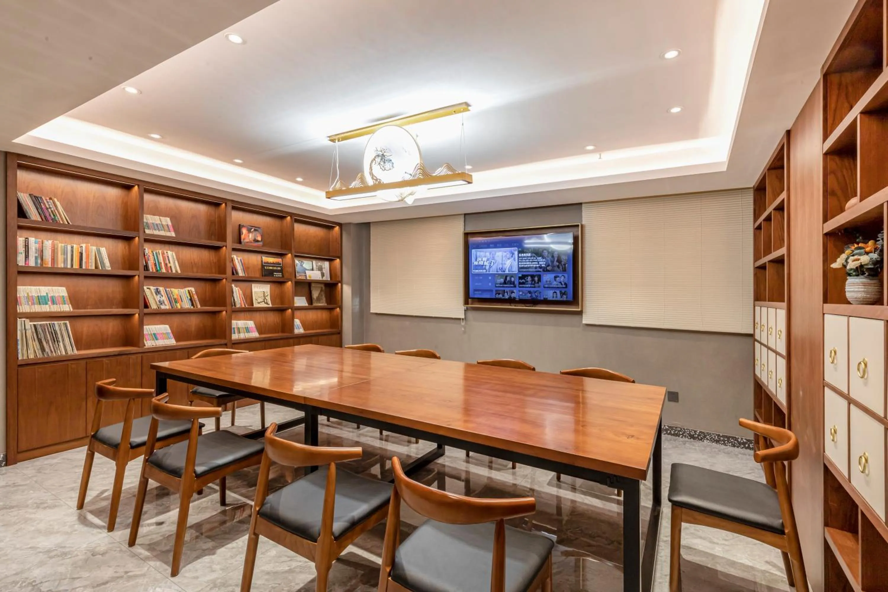 Library in Nostalgia S Hotel Kunming Old Street