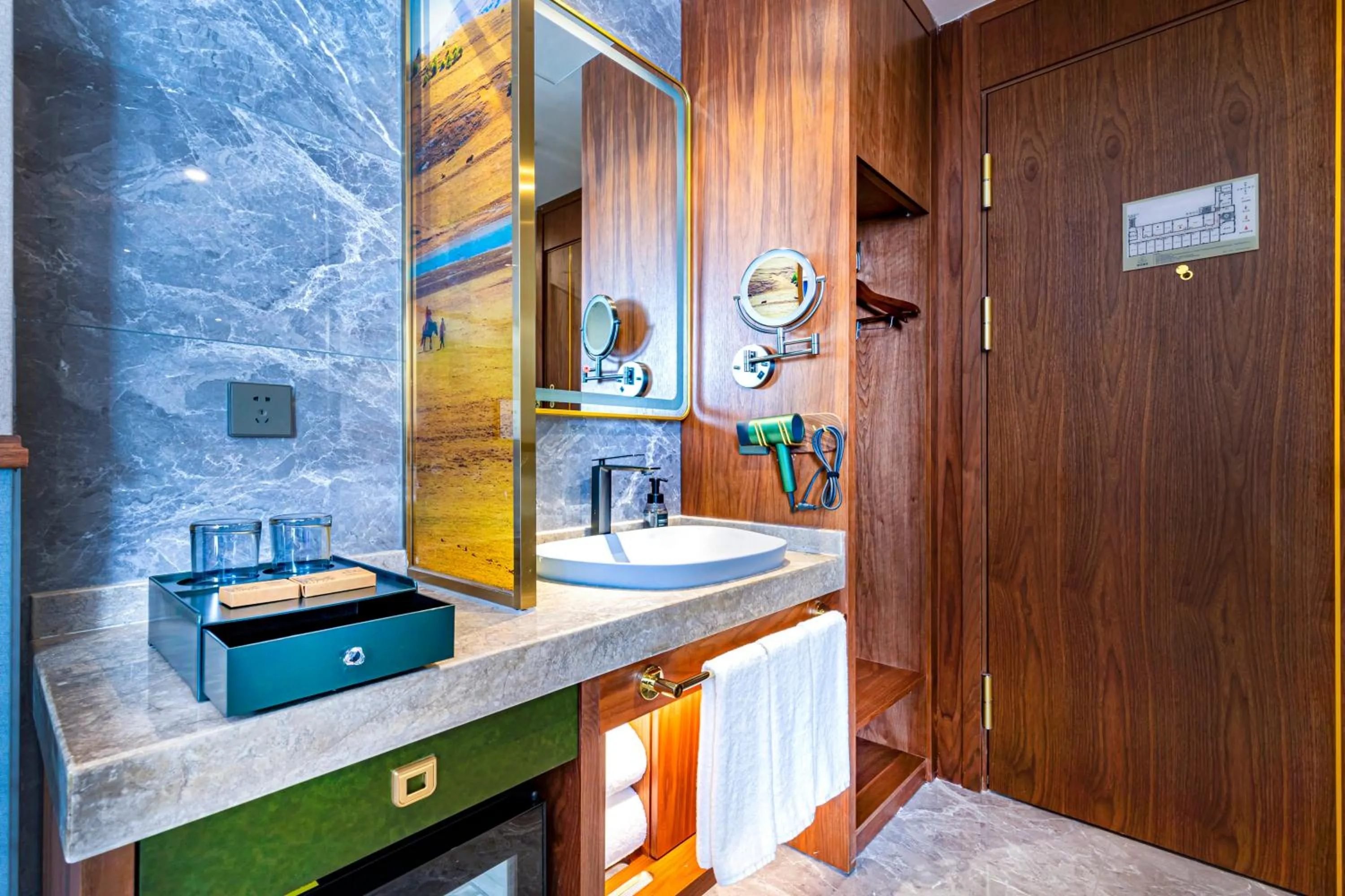 wardrobe in Nostalgia S Hotel Kunming Old Street