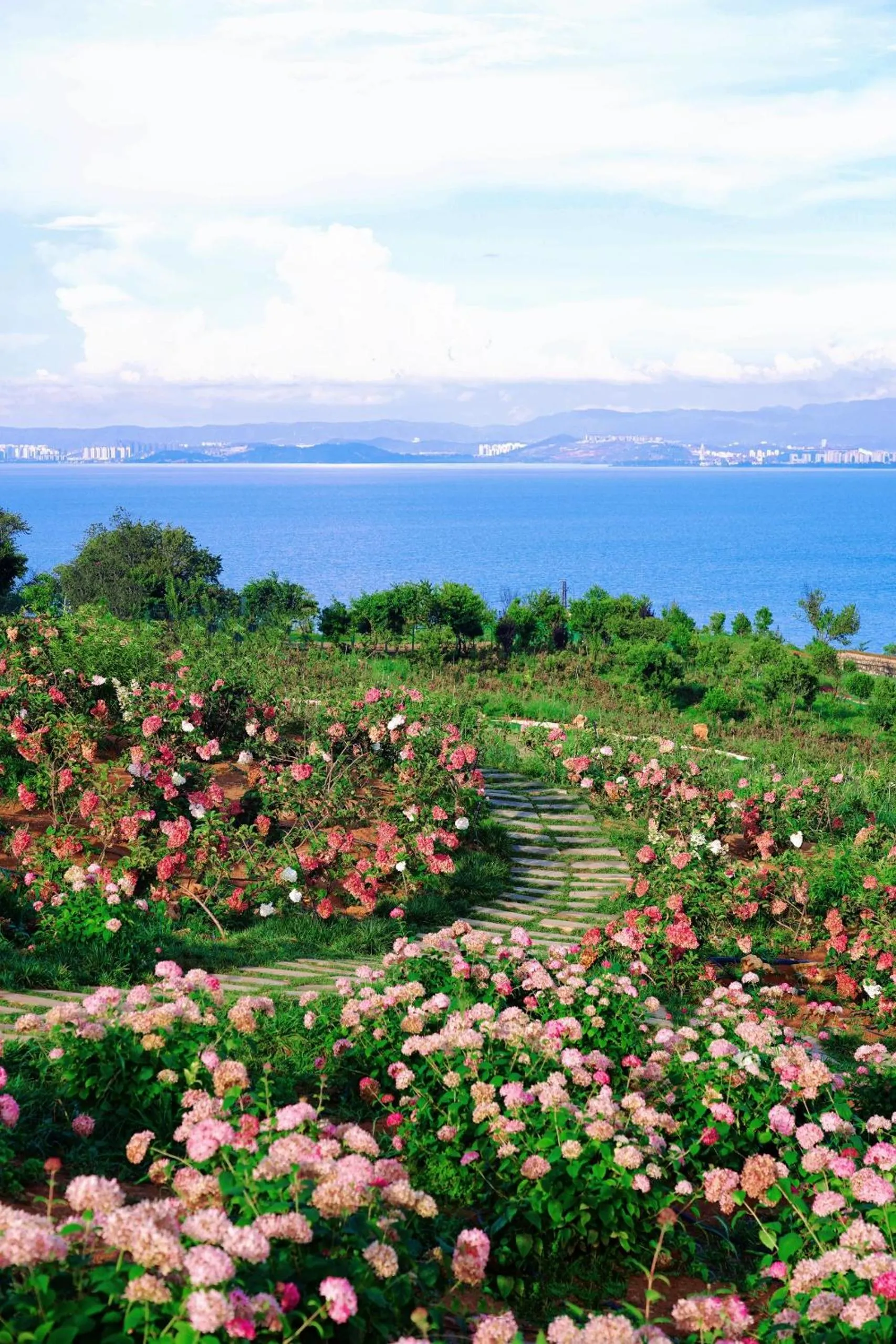 Nearby landmark in Nostalgia S Hotel Kunming Old Street