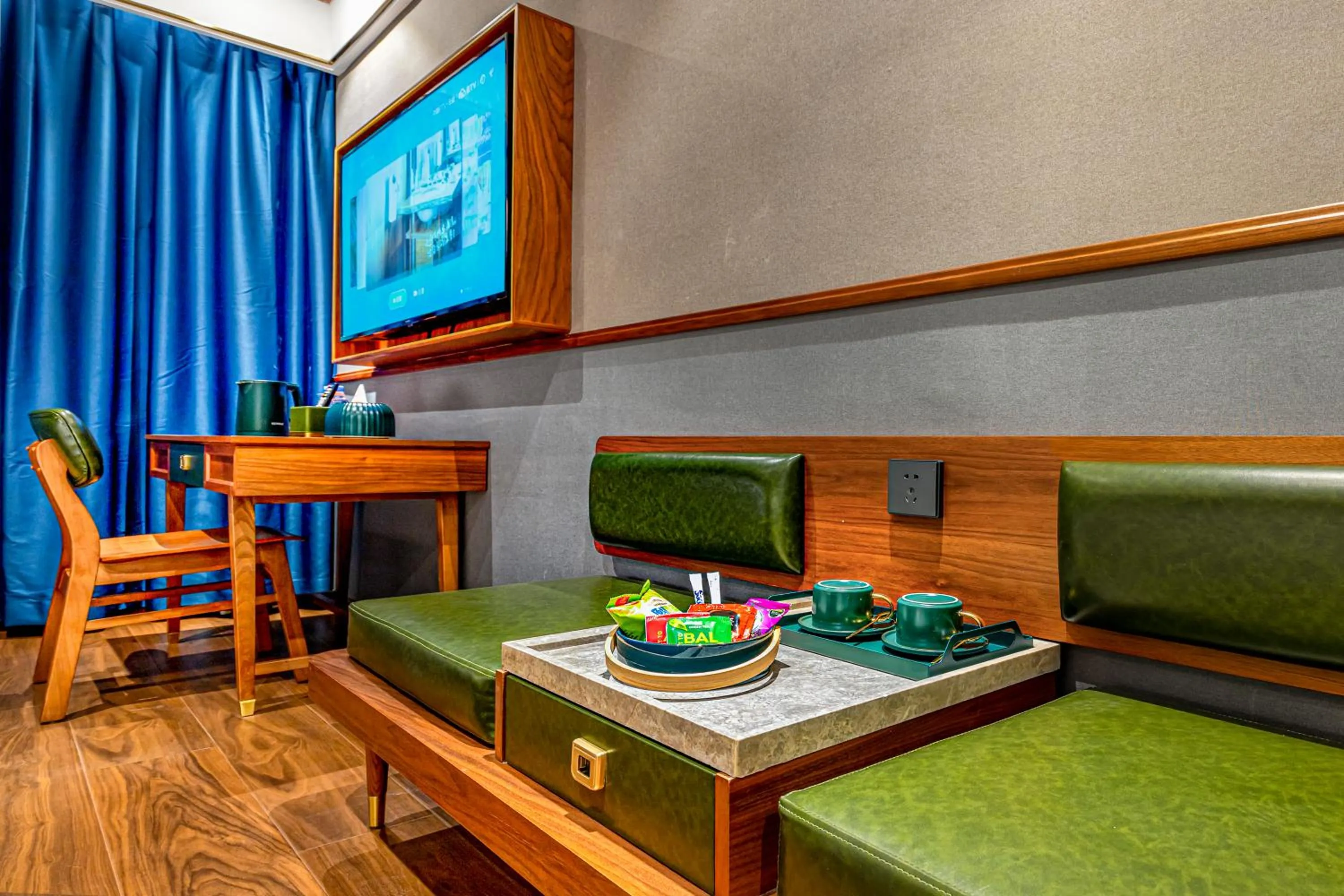 TV and multimedia in Nostalgia S Hotel Kunming Old Street