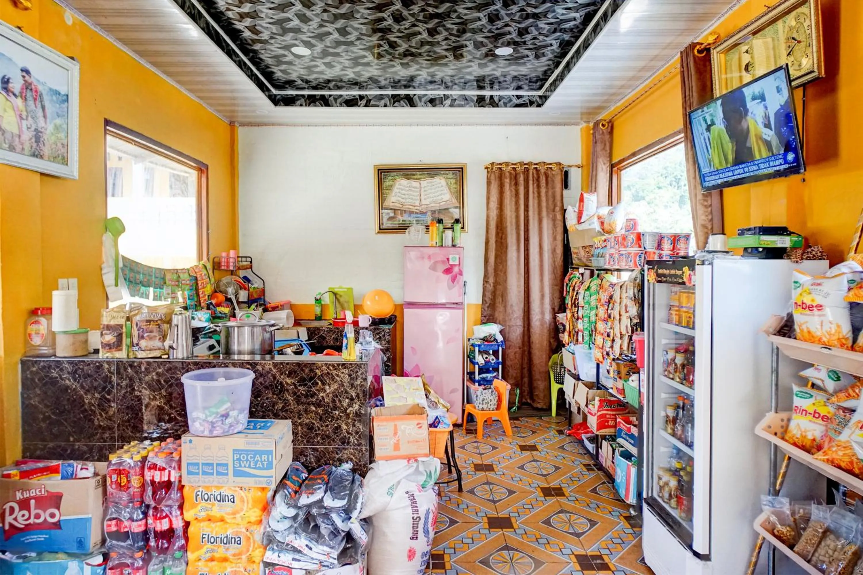 Lobby or reception in Hotel O Sejolie Sibayak