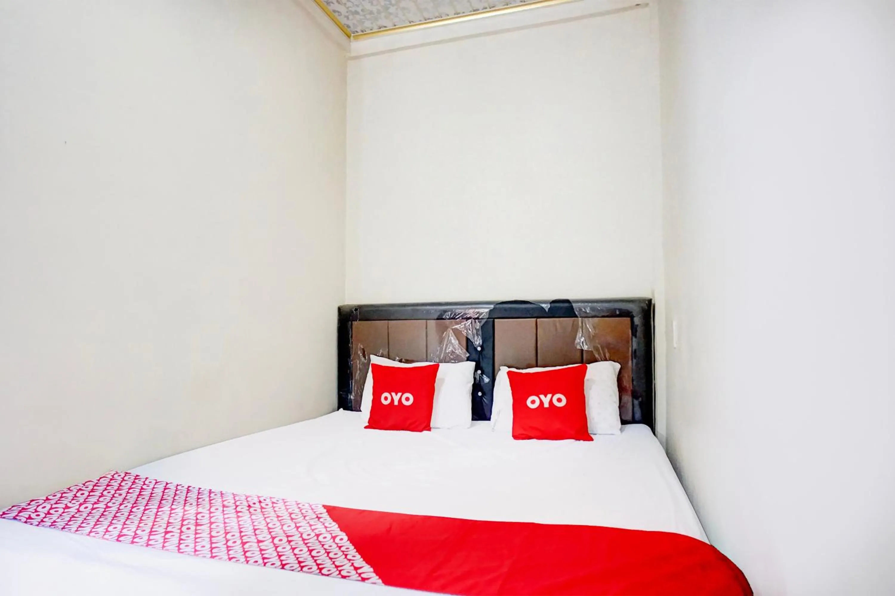 Bedroom, Bed in Hotel O Sejolie Sibayak