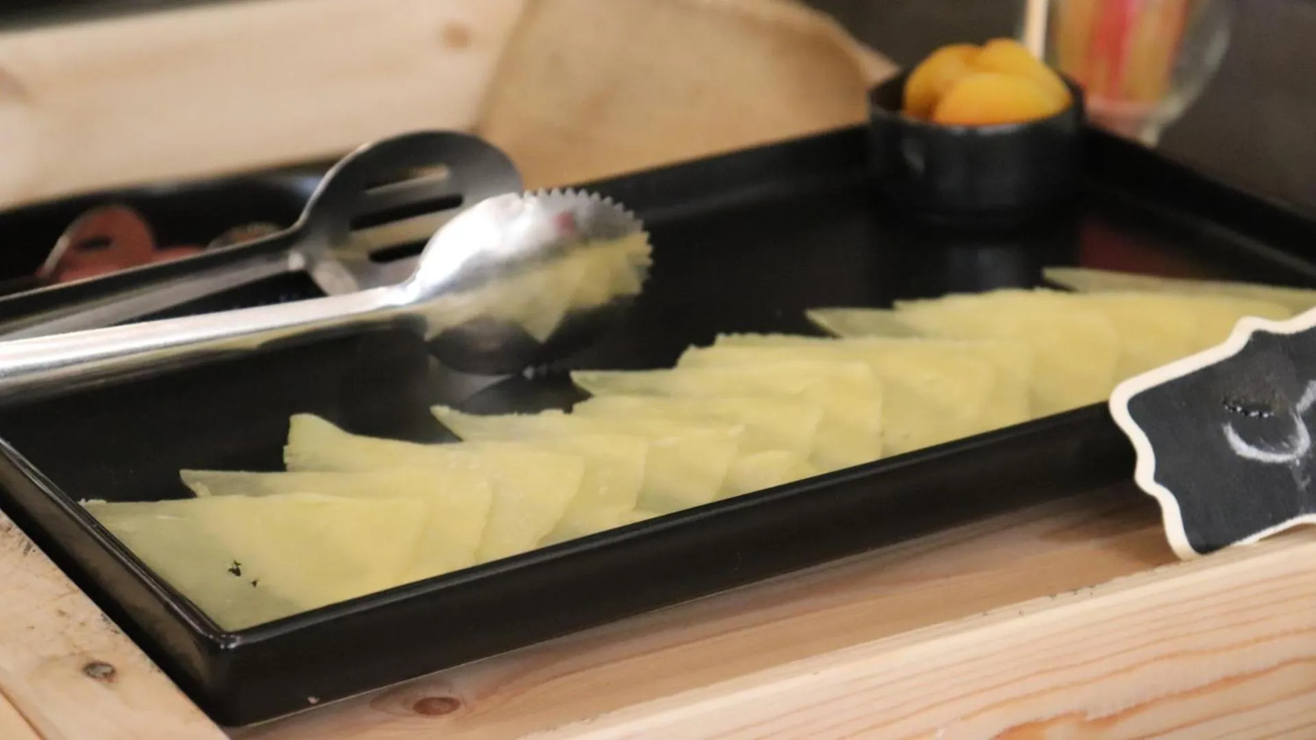 Restaurant/places to eat in Sandy palace Hotel