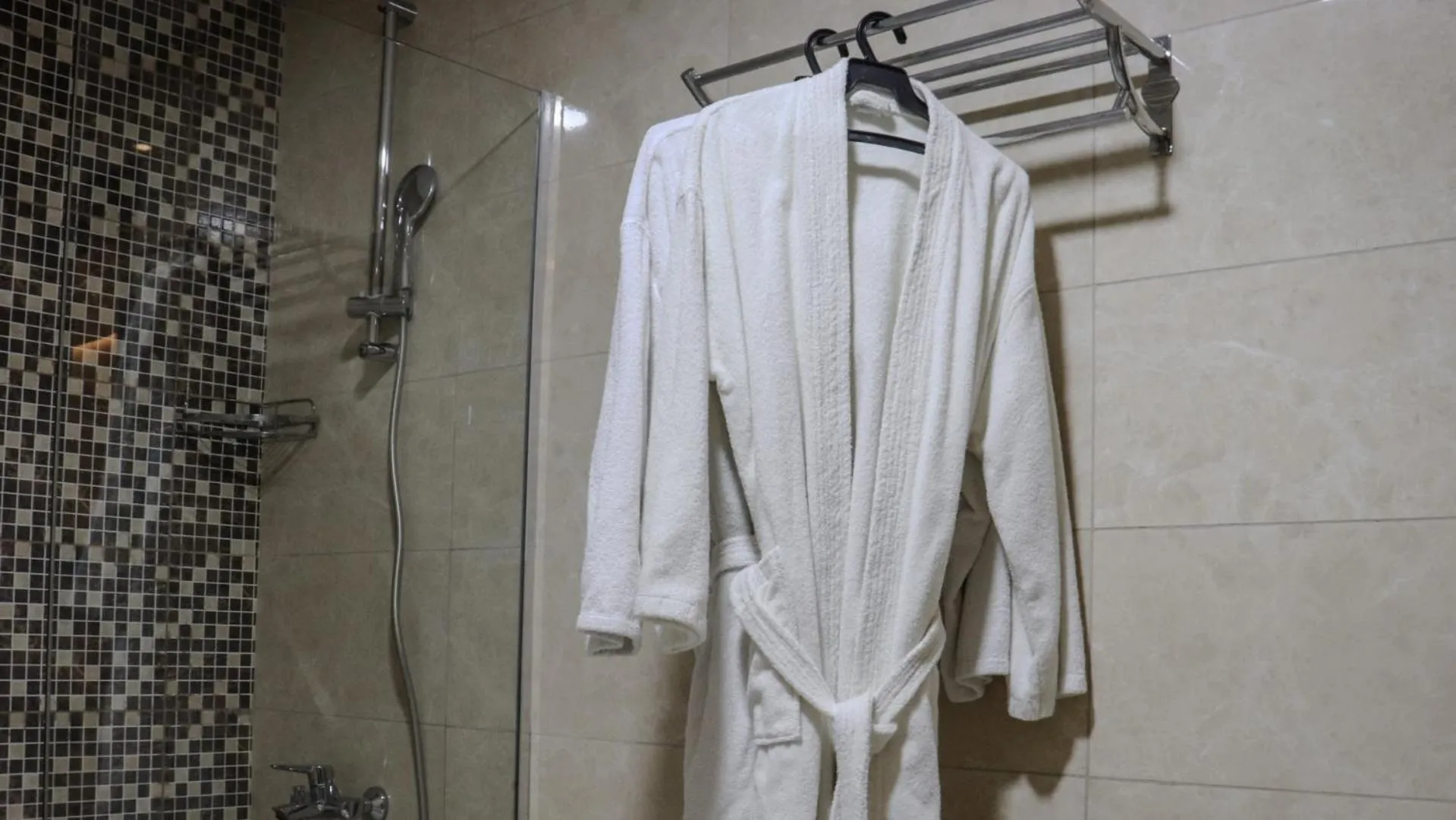 Bathroom in Sandy palace Hotel