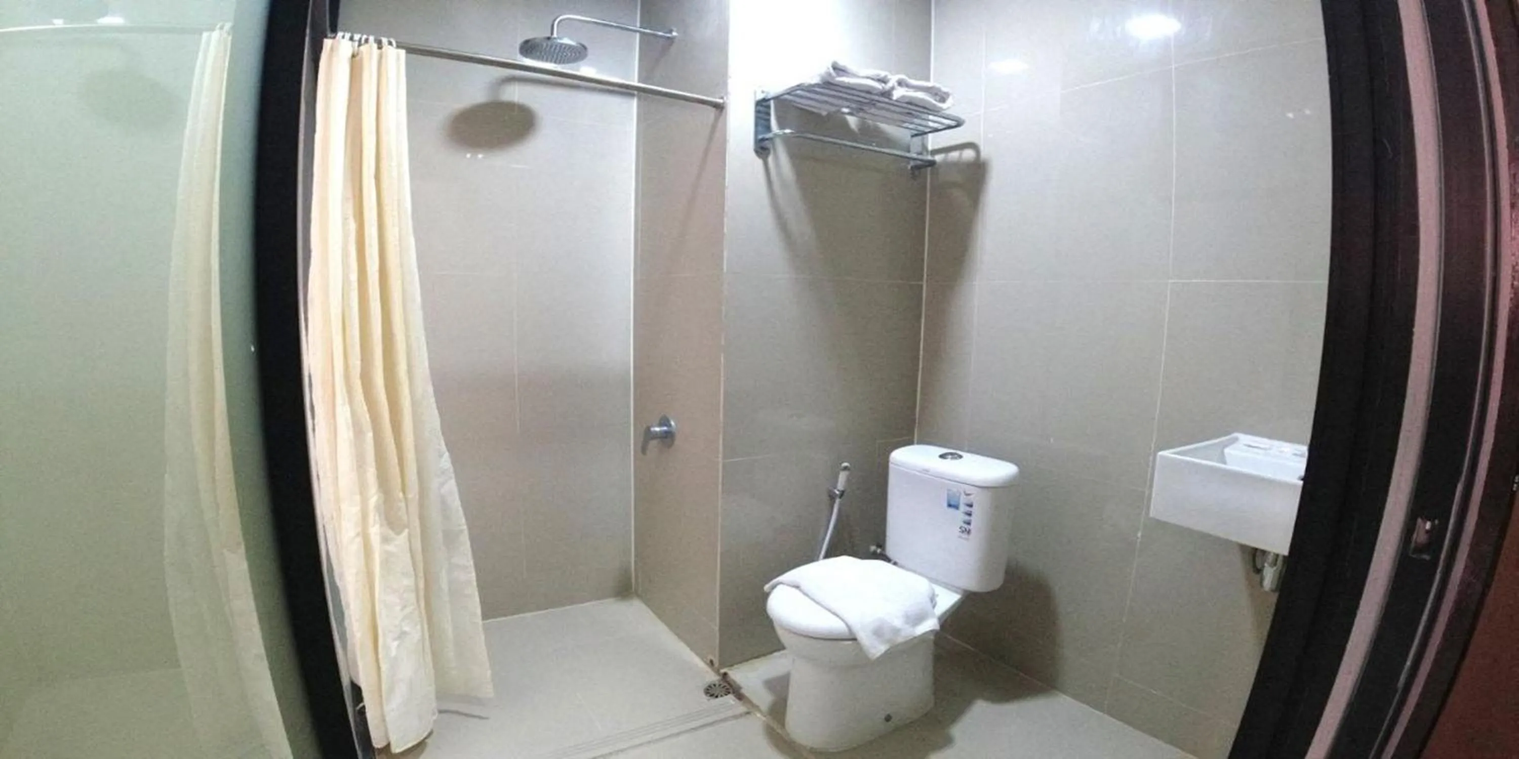 Bathroom in Great Cokro Edotel Lampung