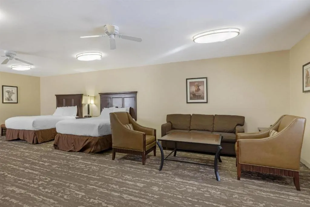 Bed in Best Western Frontier Motel