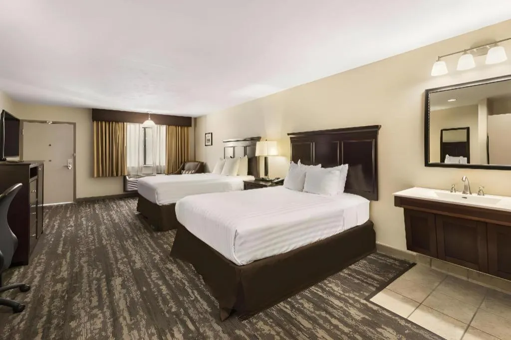 Bed in Best Western Frontier Motel