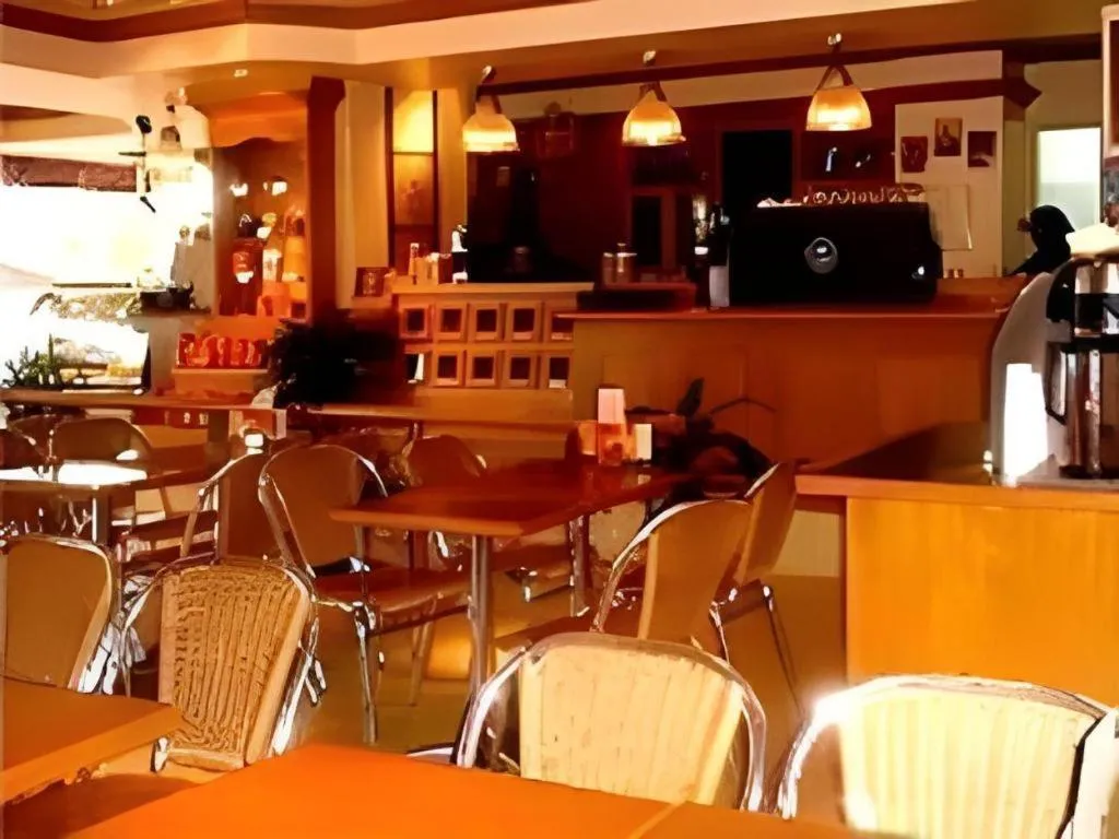 The CentrePoint Hotel