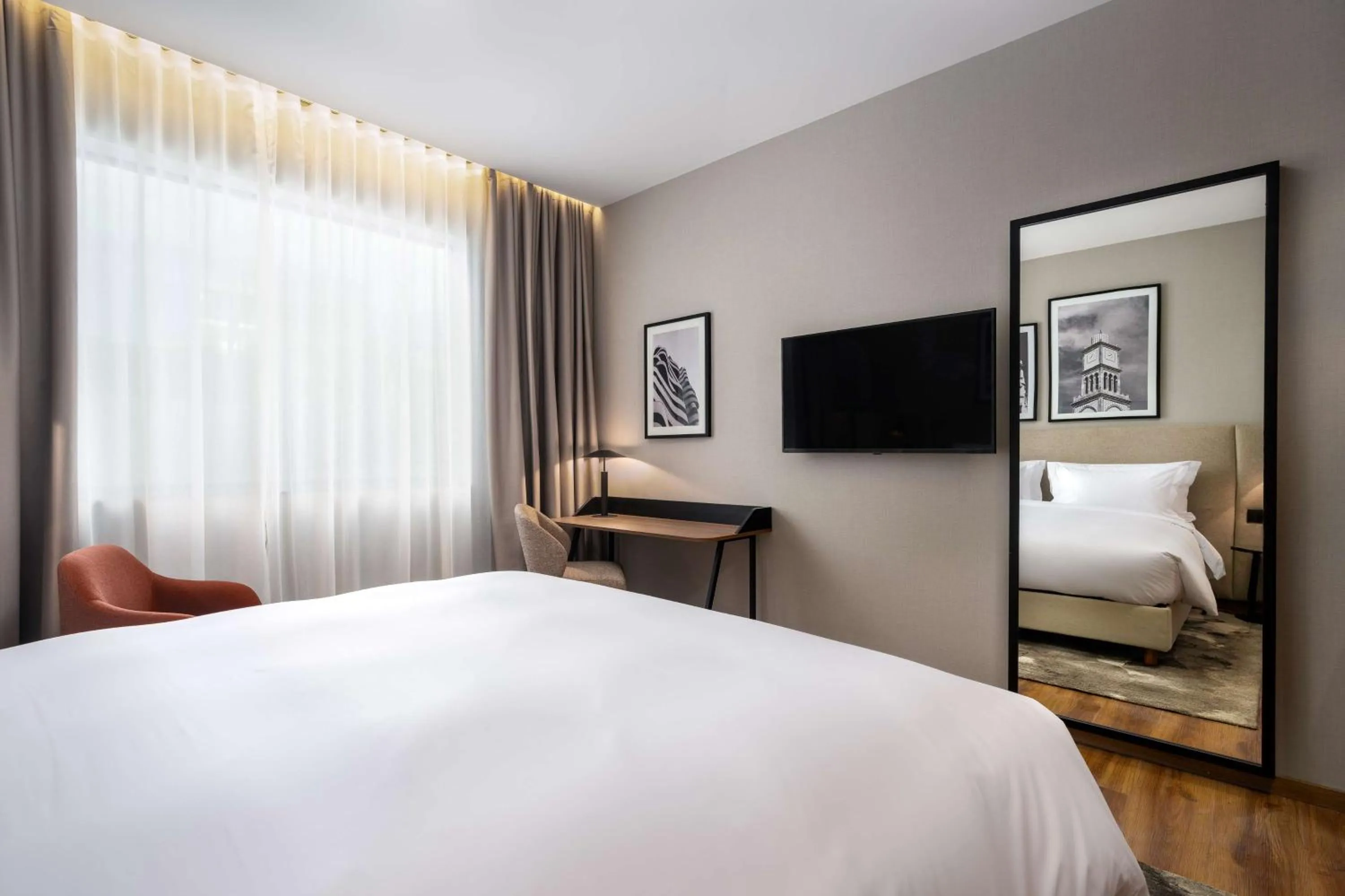 Bedroom, Bed in Radisson Hotel Casablanca Gauthier La Citadelle