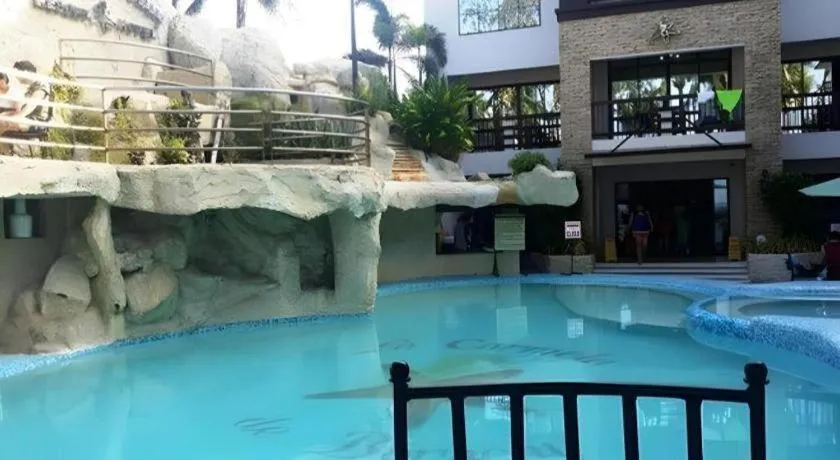 Boracay Travelodge Beach Resort