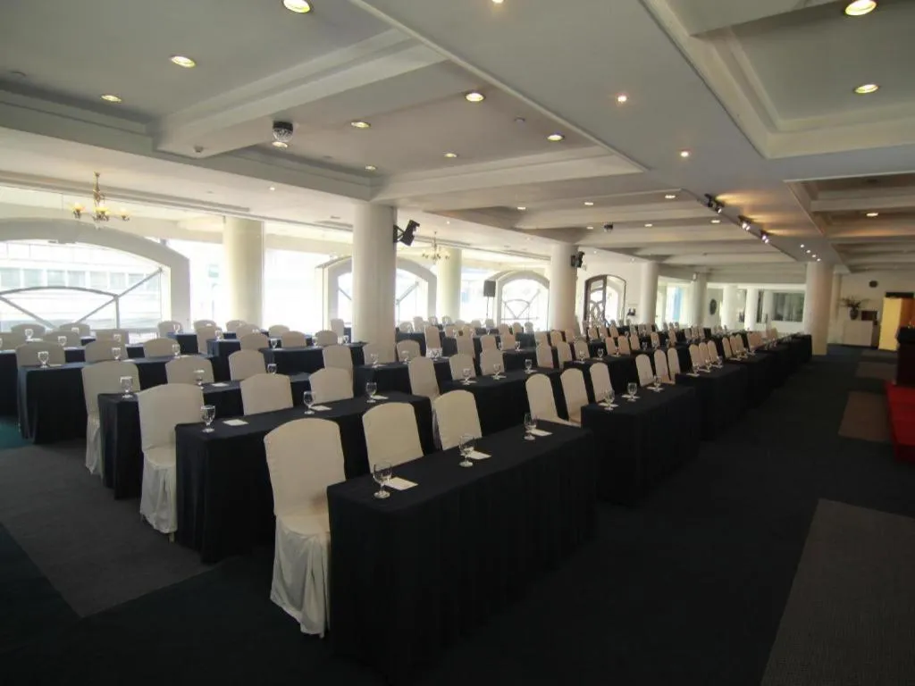 Hotel Supreme Convention Plaza