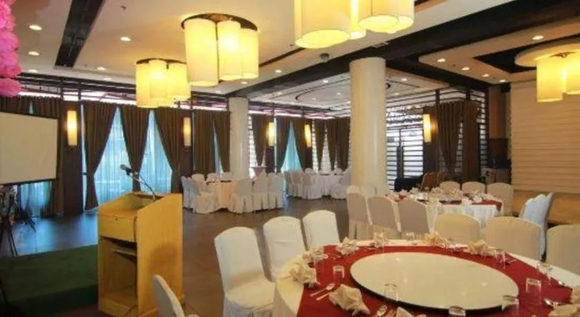 Hotel Supreme Convention Plaza