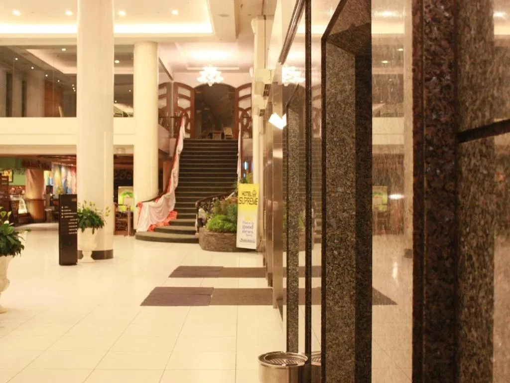Hotel Supreme Convention Plaza