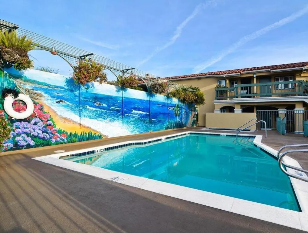 Laguna Brisas - A Beach Hotel