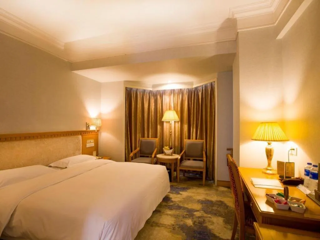 Bed in Greatwall Hotel - Zhengzhou