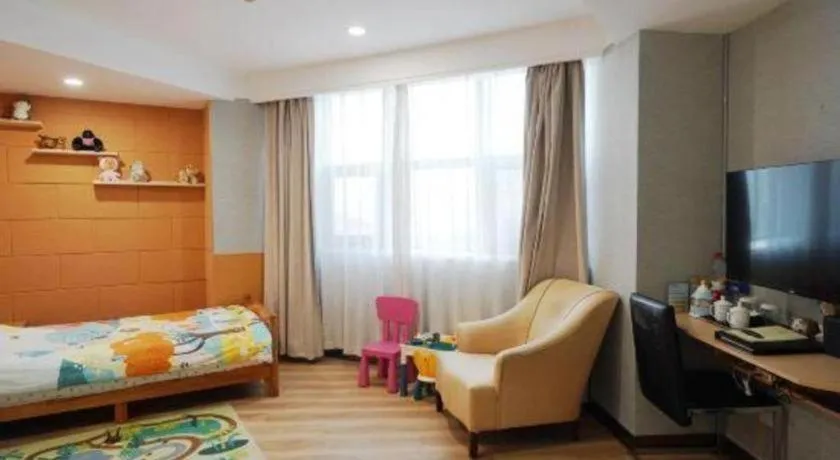 Bed in Xian Empress Hotel